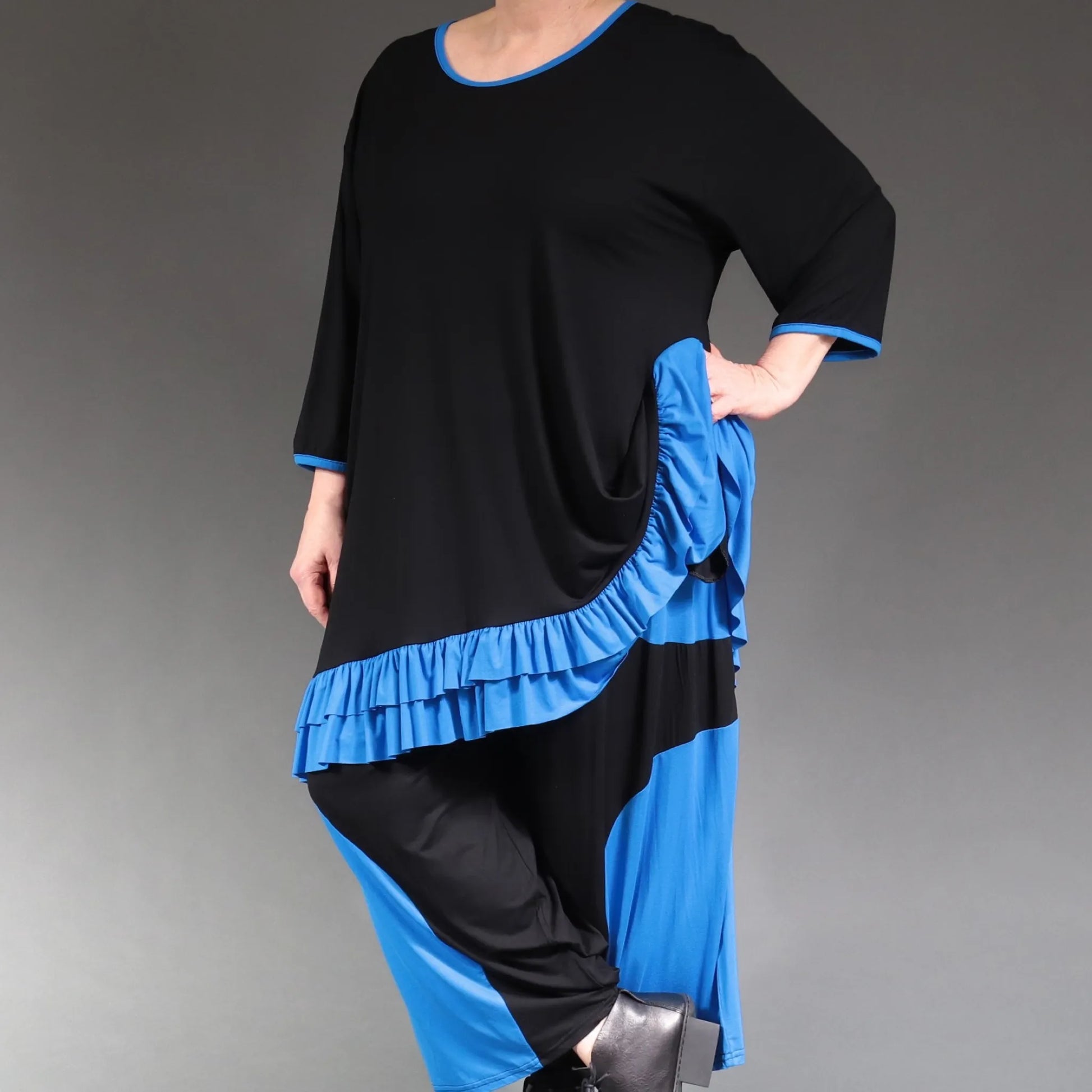  A-Form Shirt in Schwarz-Blau mit 3/4-Ärmeln, Rüschen und praktischen Seitentaschen für Plus Size