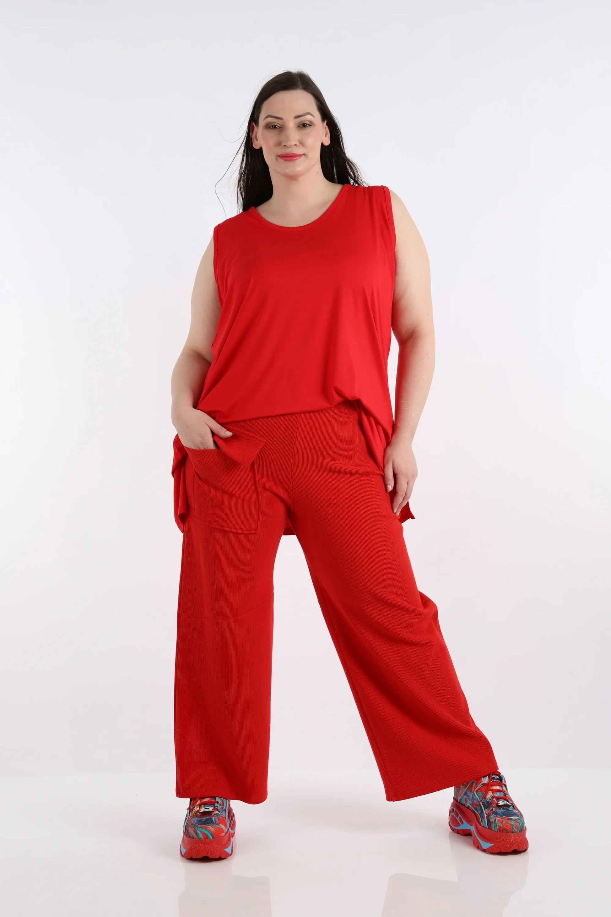  Rote Marlene Hose aus weichem Stretch-Ribb für perfekten Tragekomfort und lässigen Look