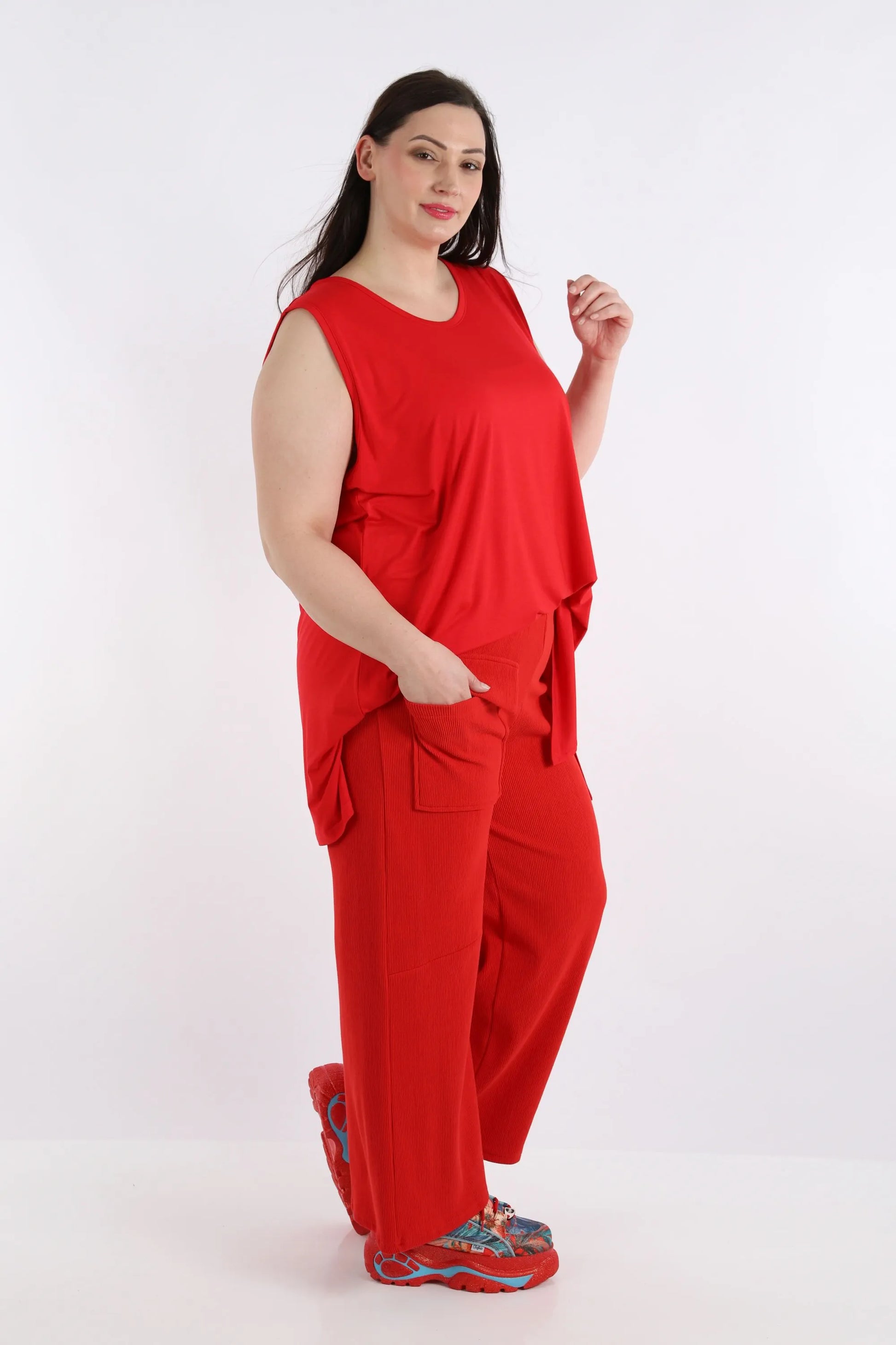  Rote Marlene Hose aus weichem Stretch-Ribb für perfekten Tragekomfort und lässigen Look