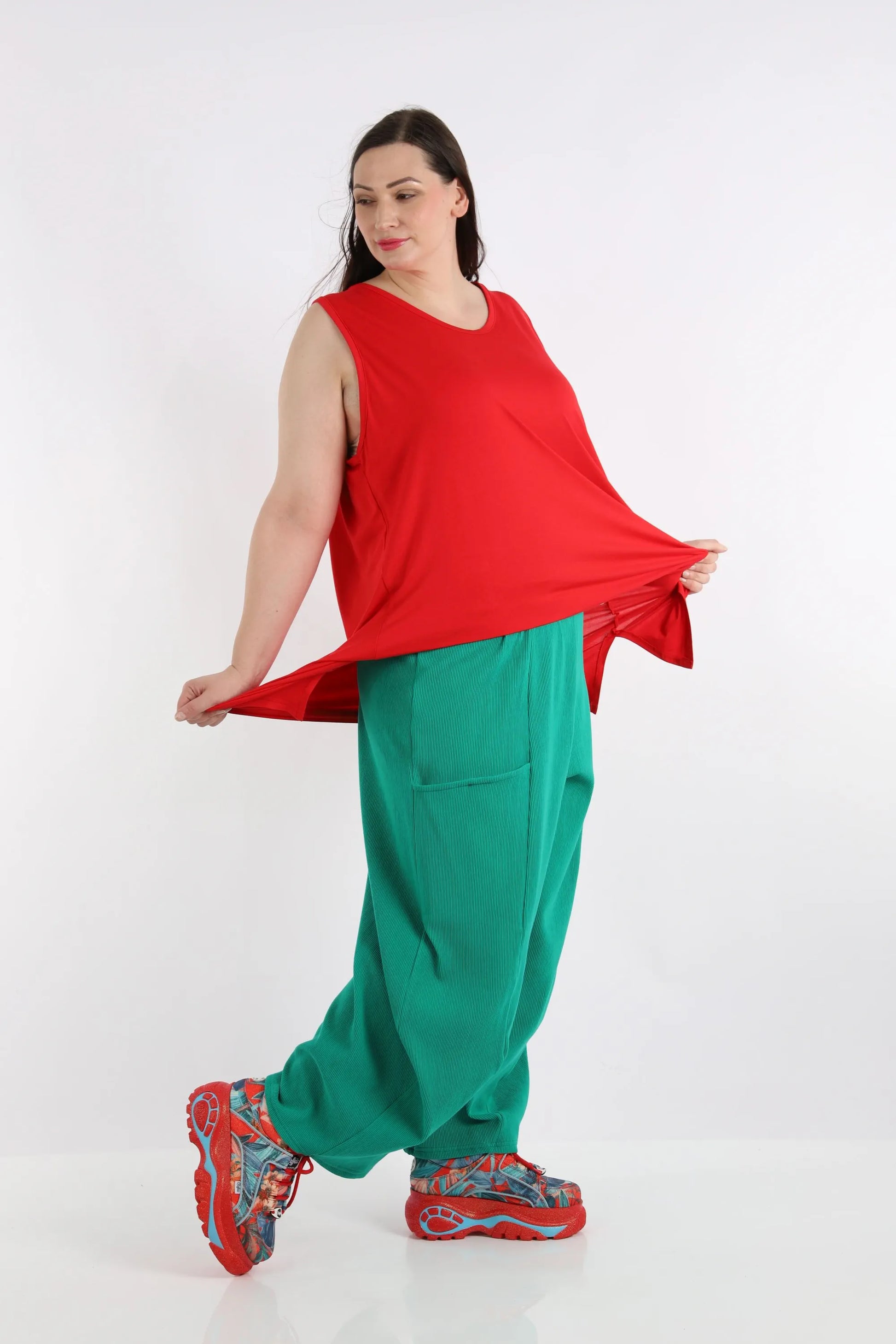  Trendige grüne Ballonhose im Oversize-Stil aus elastischem Baumwoll-Ribb für Plus-Size-Fashionistas