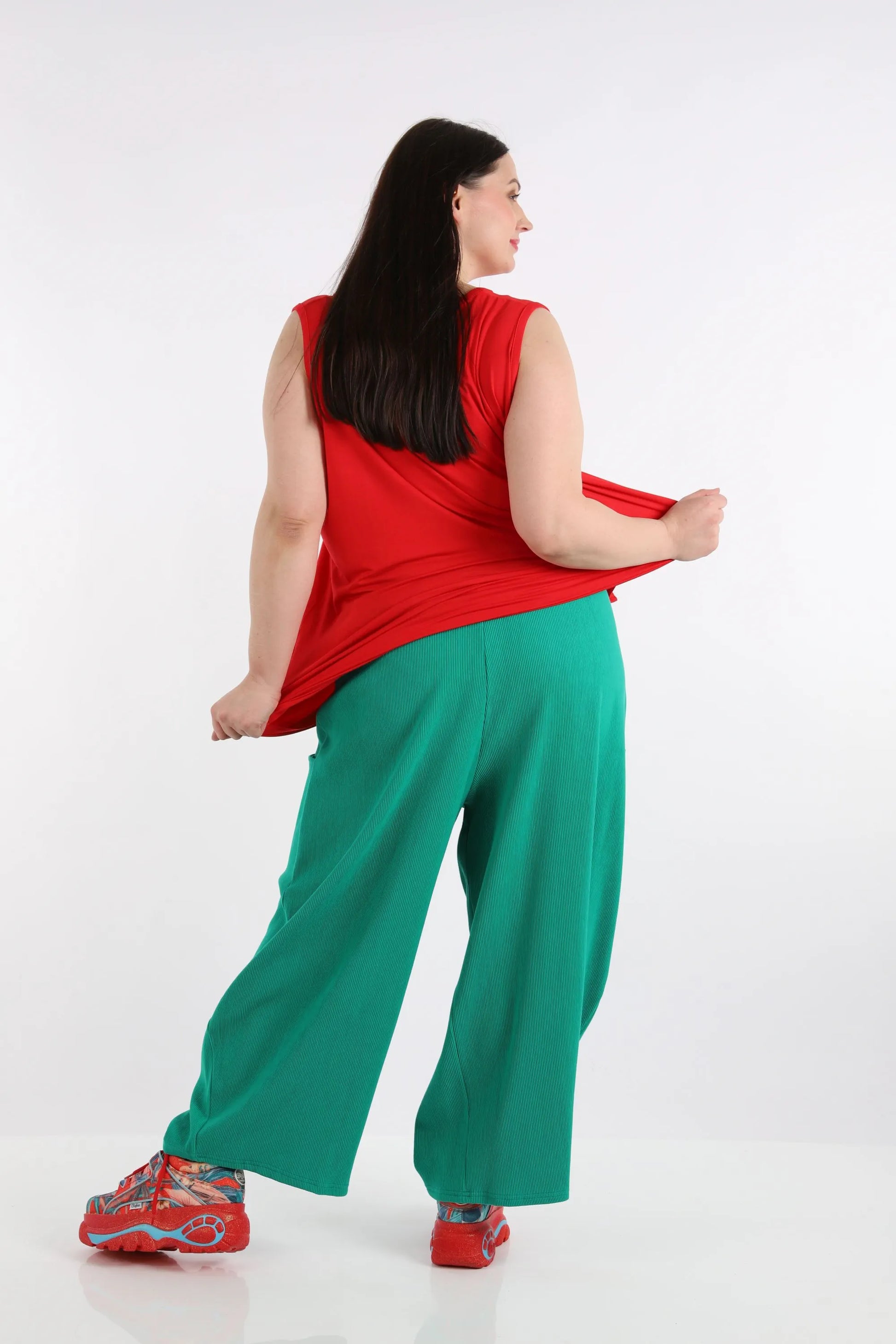  Trendige grüne Ballonhose im Oversize-Stil aus elastischem Baumwoll-Ribb für Plus-Size-Fashionistas