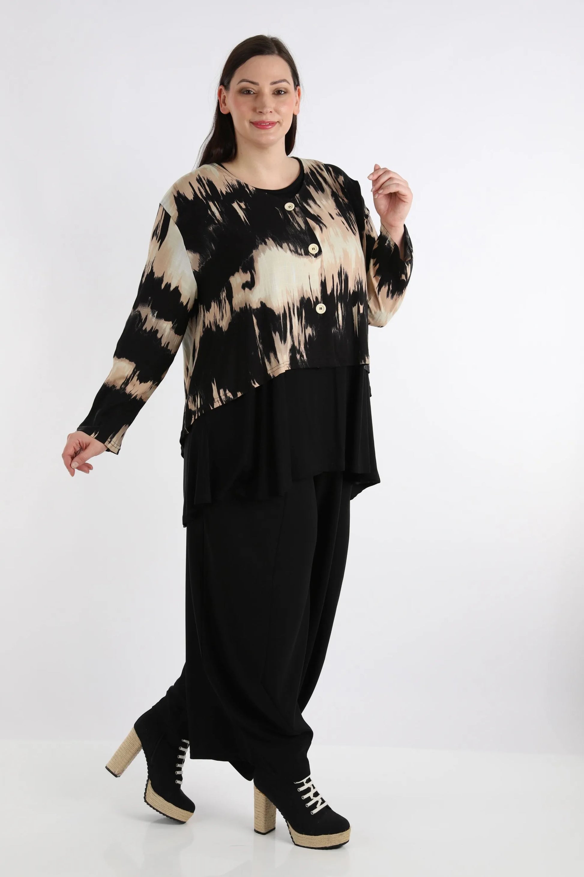  AKH Fashion Jacke in gerundeter Form, aus Rayon, 1258.00130, Schwarz-Beige, Batik, Schick