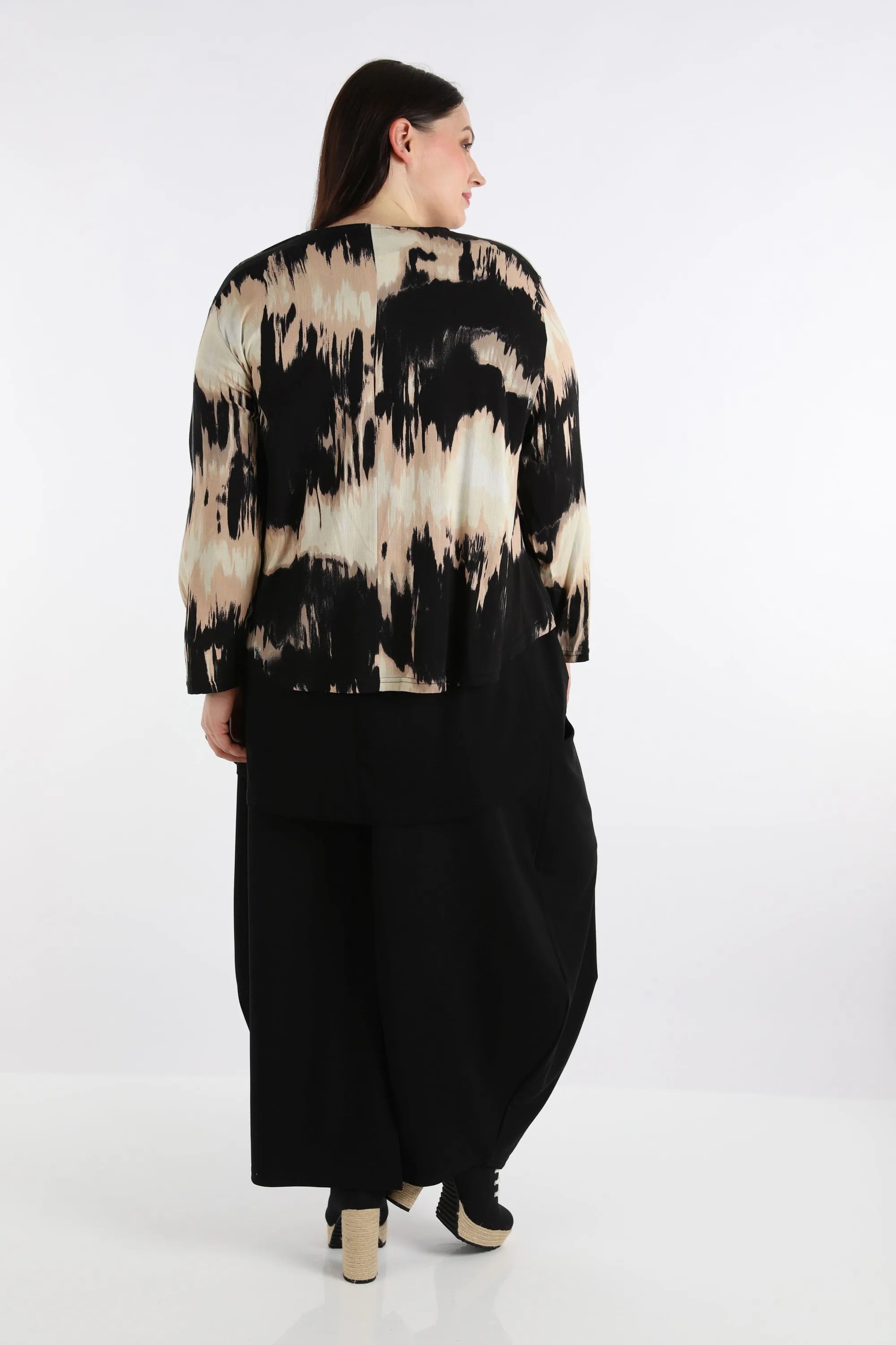  AKH Fashion Jacke in gerundeter Form, aus Rayon, 1258.00130, Schwarz-Beige, Batik, Schick