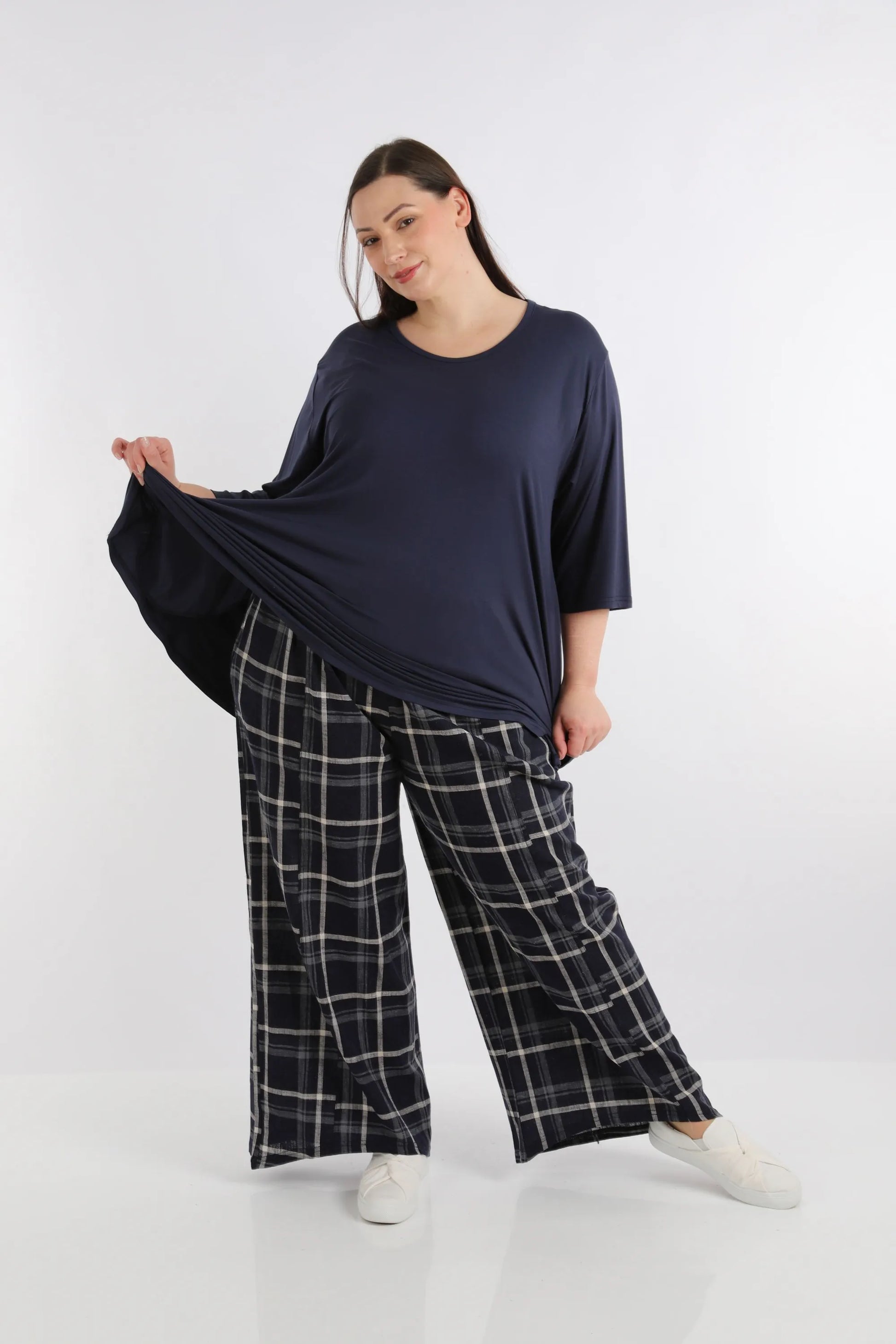  Luftige Leinenhose im karierten Design in Blau-Beige für bequemen Oversize-Look Plus Size