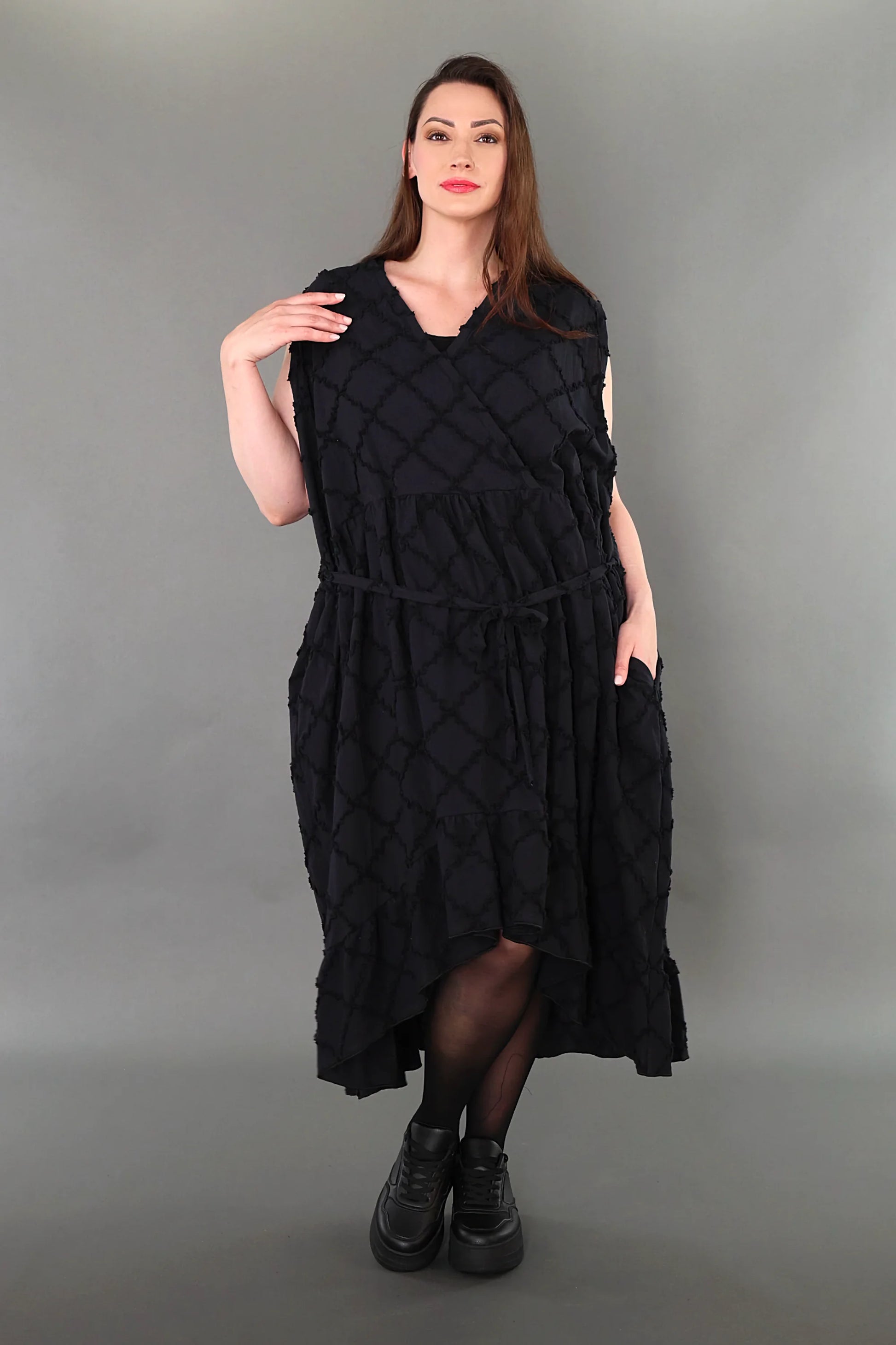  A-Form Kleid von AKH Premium aus Baumwolle, P1004.7115, Schwarz, Raute, Ausgefallen