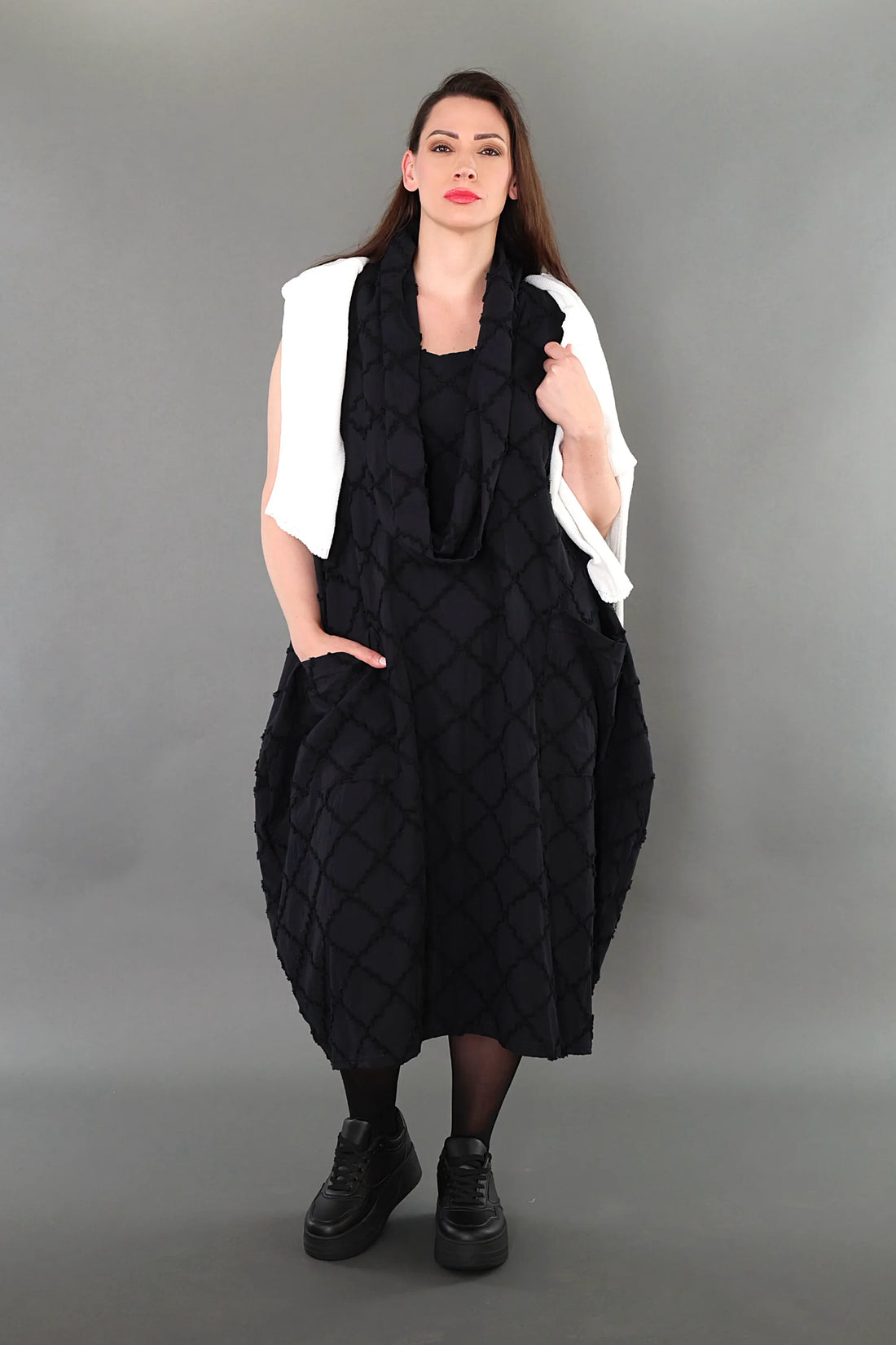  A-Form Kleid von AKH Premium aus Baumwolle, P1004.7115, Schwarz, Raute, Ausgefallen
