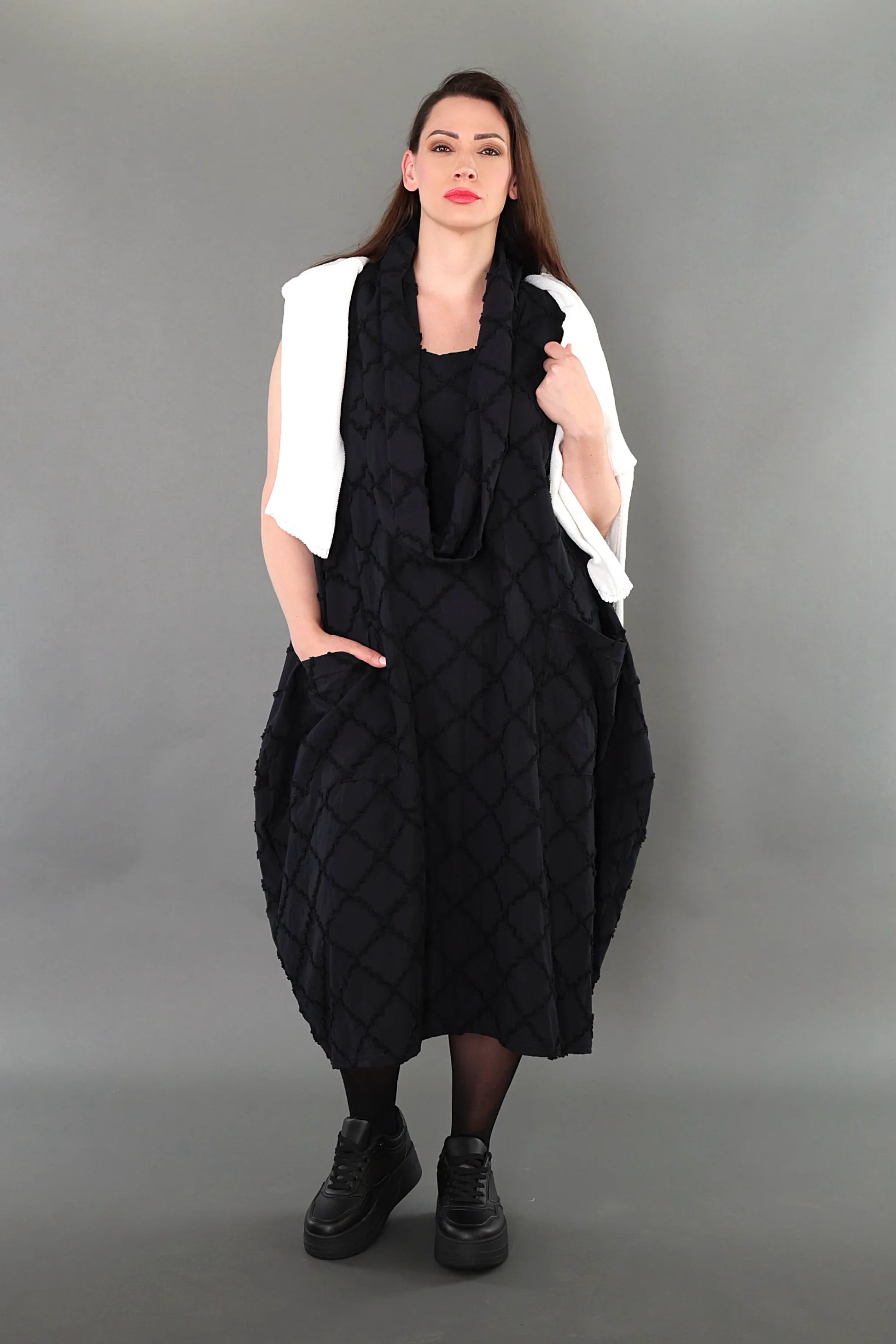  A-Form Kleid von AKH Premium aus Baumwolle, P1004.7115, Schwarz, Raute, Ausgefallen