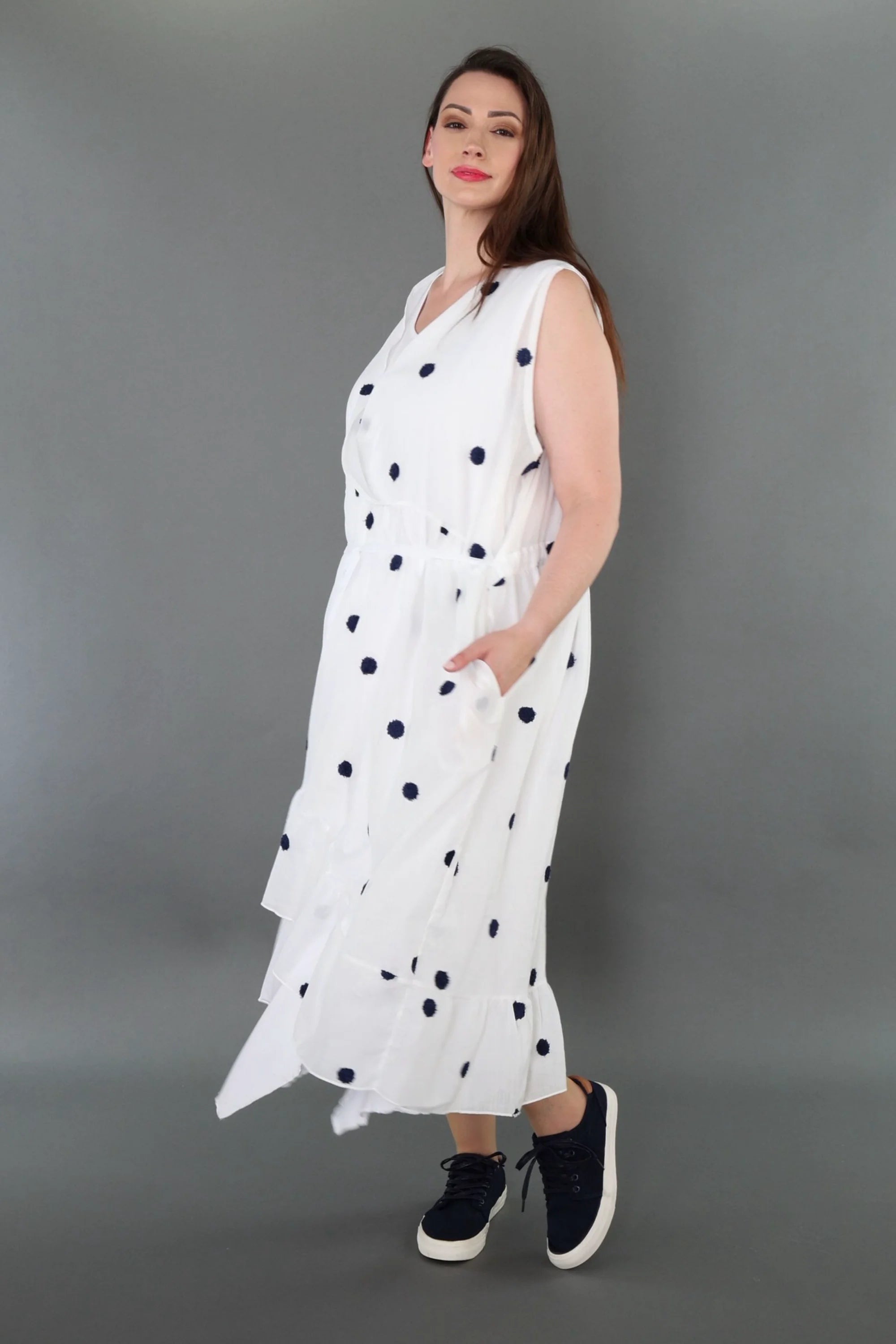  A-Form Kleid von AKH Premium aus Baumwolle, P1005.7115, Weiß/Dunkelblau, Punkte, Schick