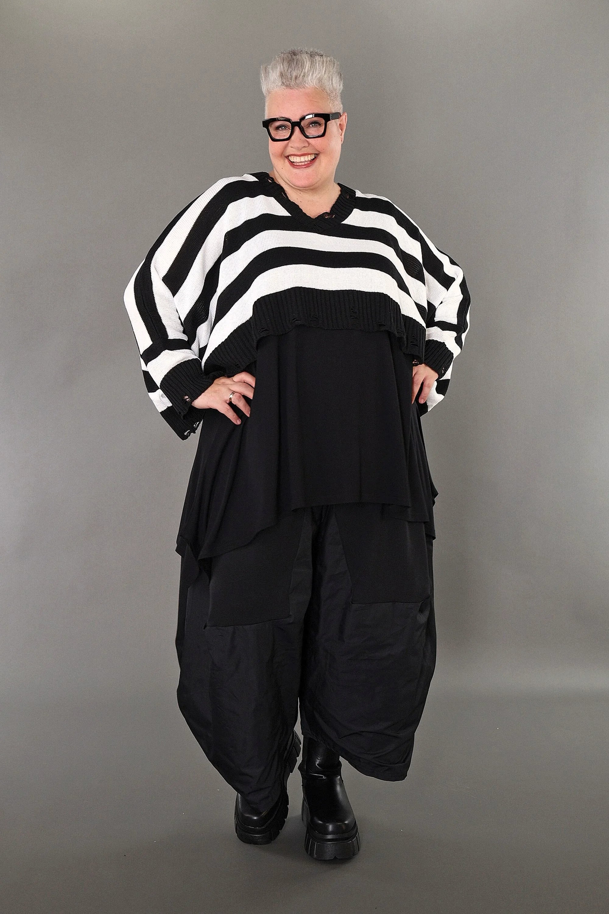  AKH Premium Überwurf in kastiger Form, aus Baumwolle, P1007.2537, Schwarz/Weiß, Schick