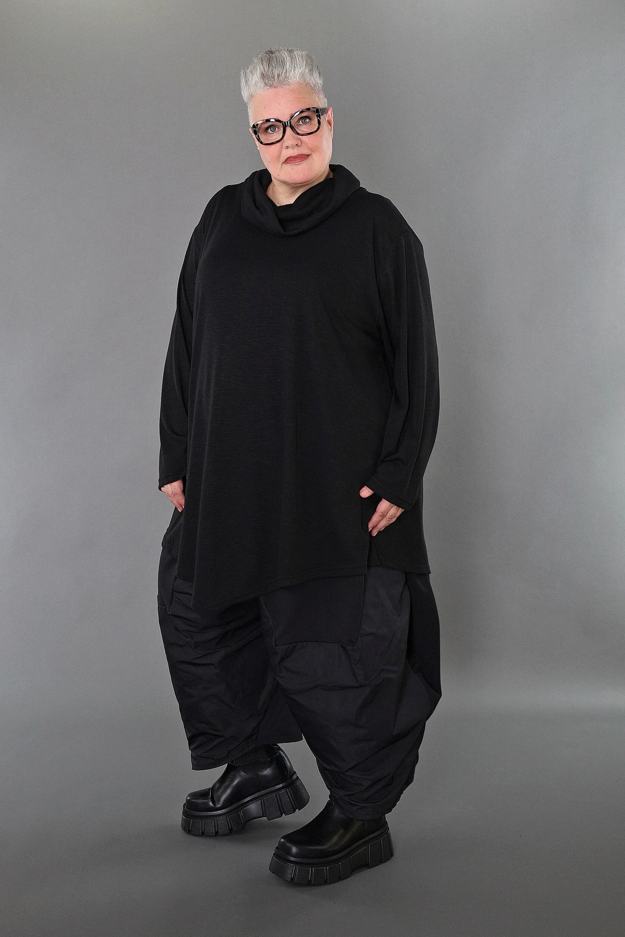 A-Form Bigshirt von AKH Premium aus Viskose, P1008.0516, Schwarz, Ausgefallen, Zeitlos