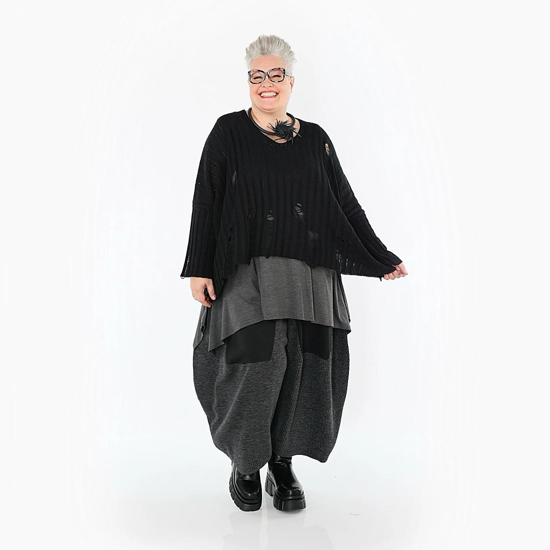  AKH Premium Bigshirt in kastiger Form, aus Baumwolle, P1009.2543, Schwarz, Ausgefallen