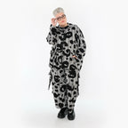  AKH Premium Jacke in kastiger Form, aus Viskose, P1013.7104, Schwarz/Weiß, Streifen