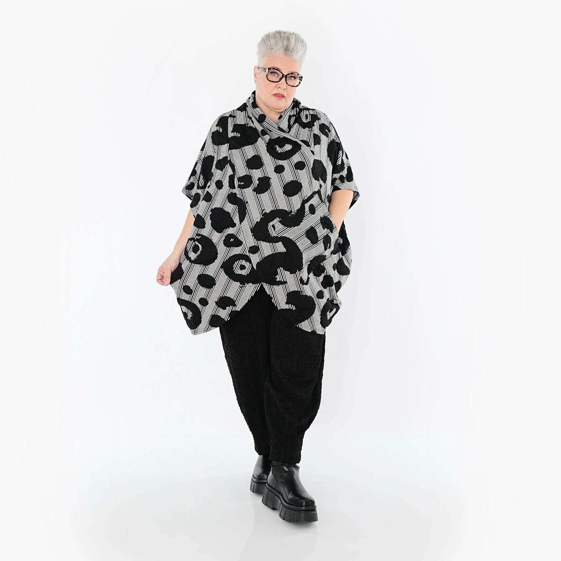  Ballon Überwurf von AKH Premium aus Viskose, P1013.7141, Schwarz/Weiß, Streifen, Schick