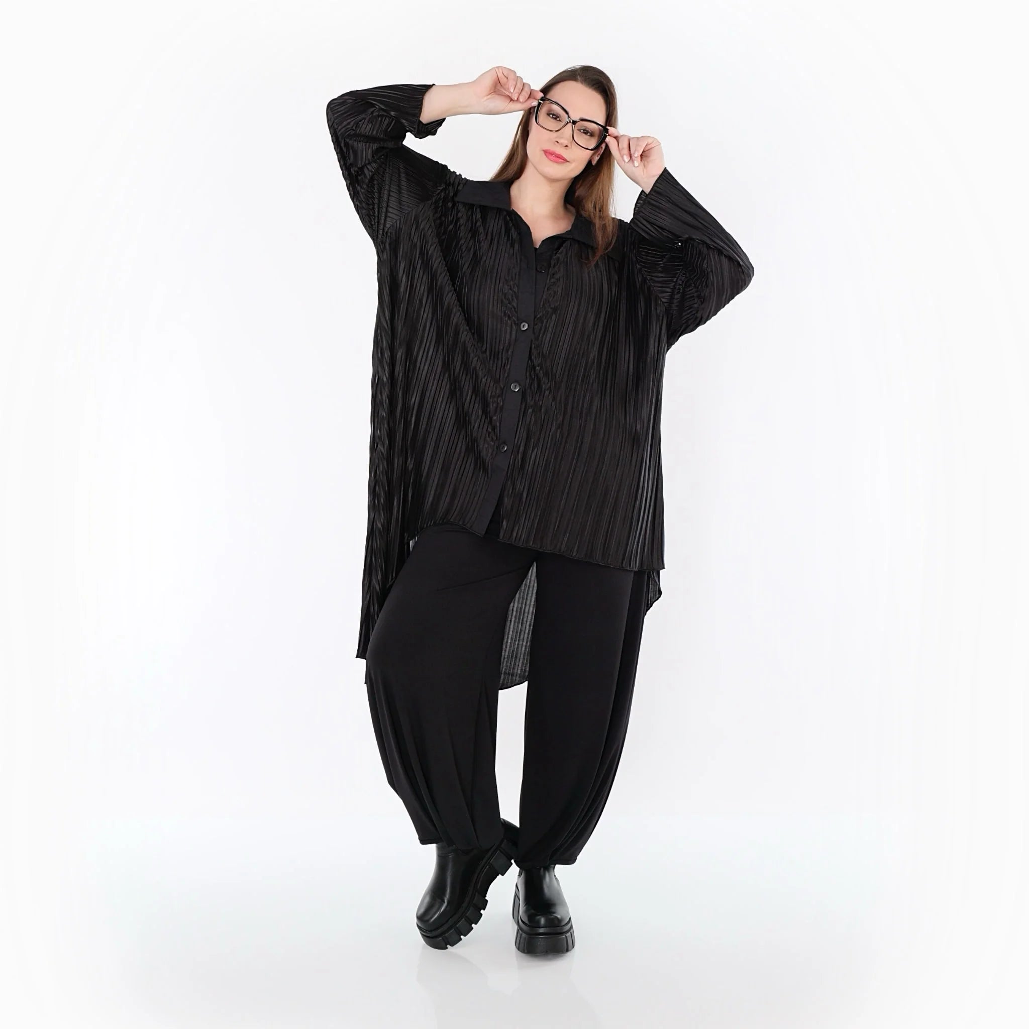  AKH Premium Bluse in Vokuhila-Form, aus Polyester, P1017.7149, Schwarz, Streifen, Schick