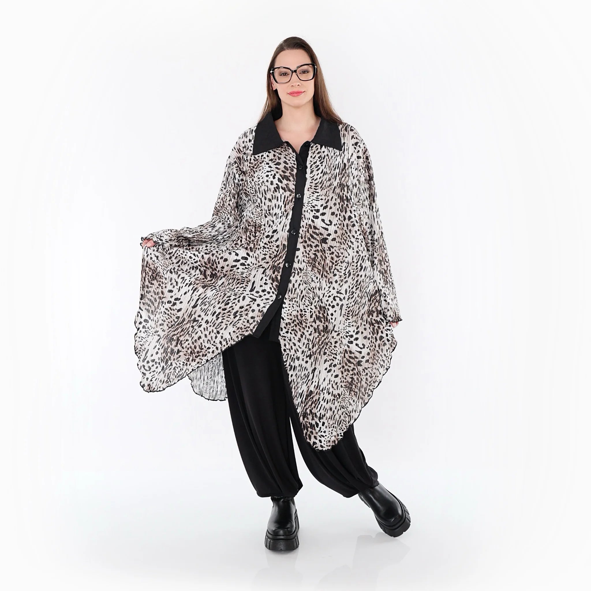  Zipfel Bluse von AKH Premium aus Polyester, P1018.7150, Ecru/Braun/Schwarz, Leopard