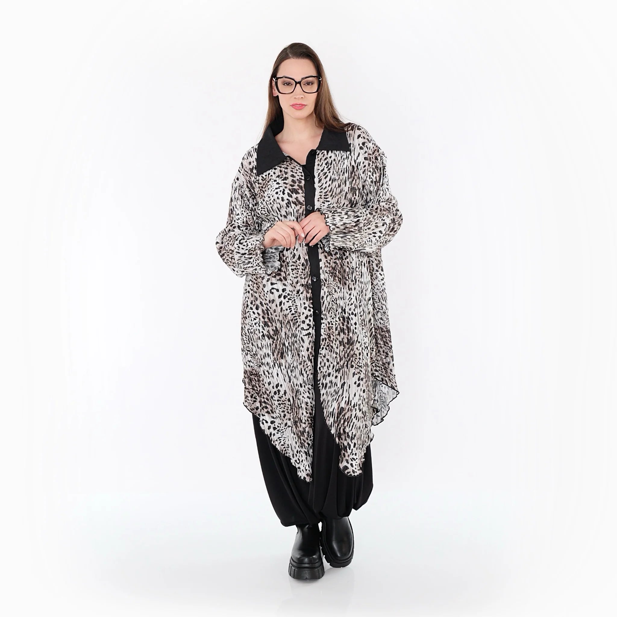 Zipfel Bluse von AKH Premium aus Polyester, P1018.7150, Ecru/Braun/Schwarz, Leopard
