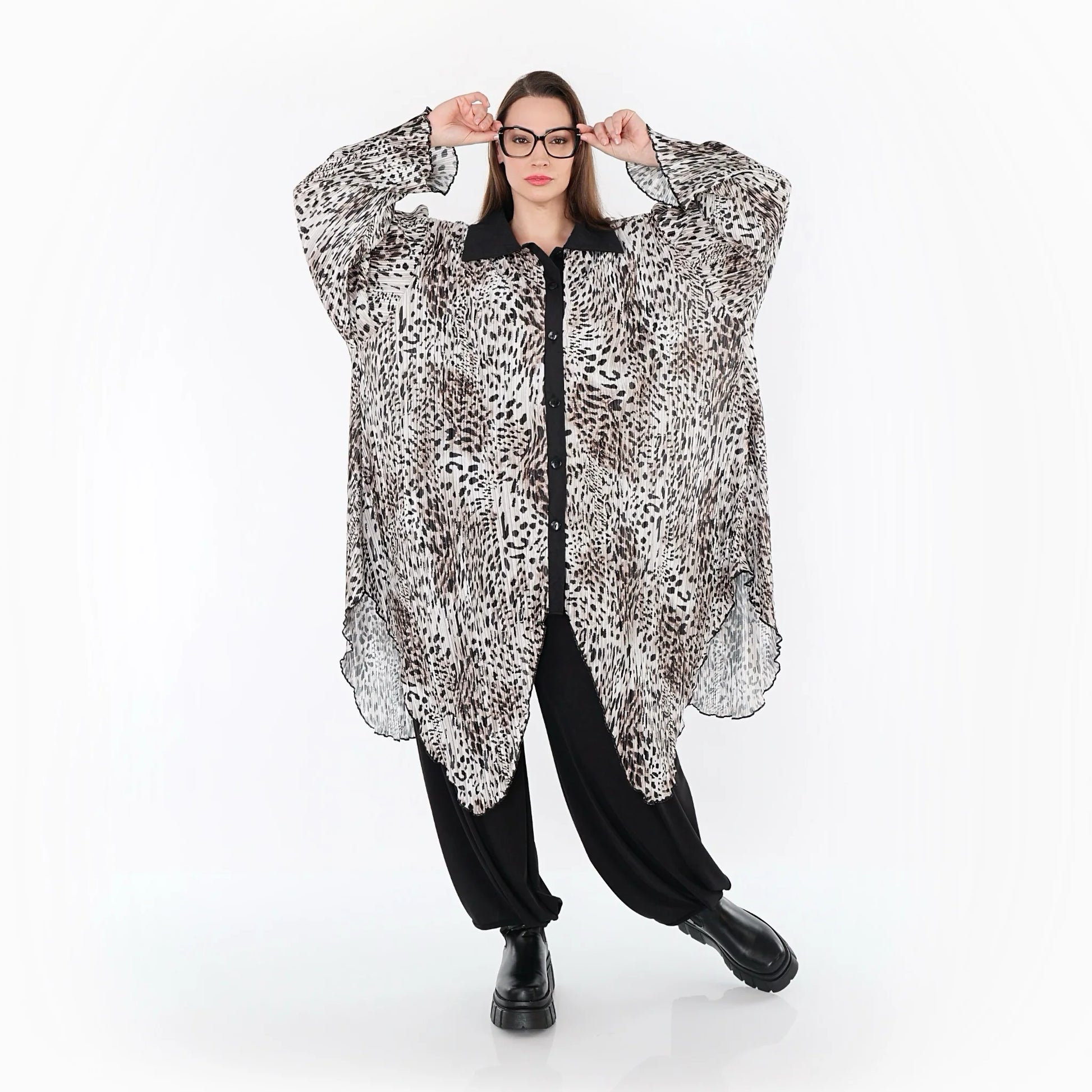  Zipfel Bluse von AKH Premium aus Polyester, P1018.7150, Ecru/Braun/Schwarz, Leopard