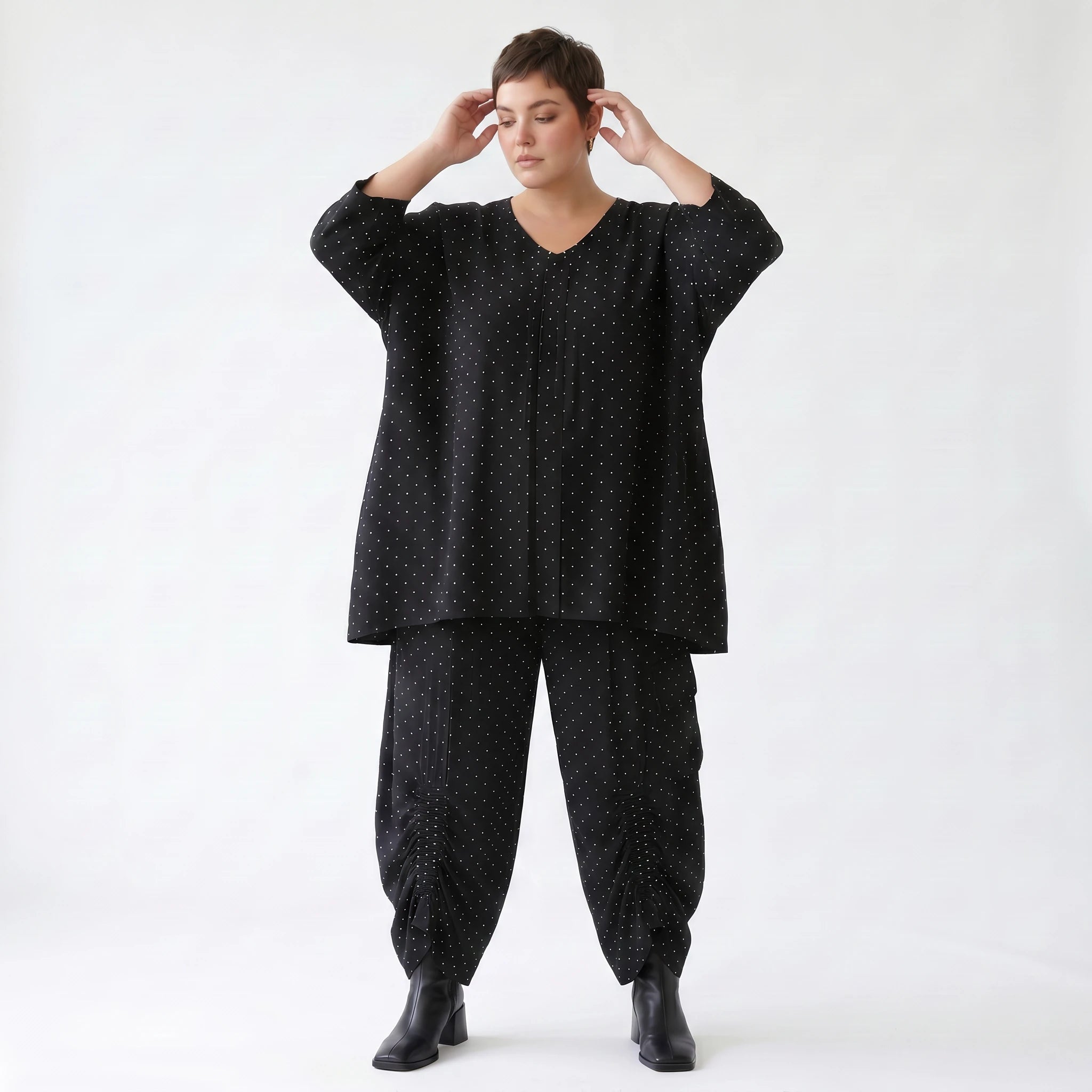 Stilvolle Ballon Hose im kreativen Lagenlook aus fein luftigem Tencel Popeline, Punkte, Schwarz/Weiß