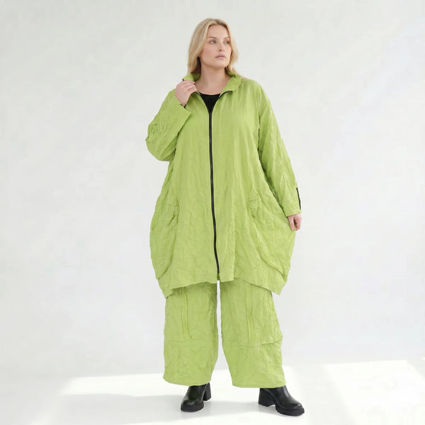Luftige Oversize Jacke im ausgefallenen Ballonstil mit crash Popeline und legerem Lagenlook, Apfelgrün