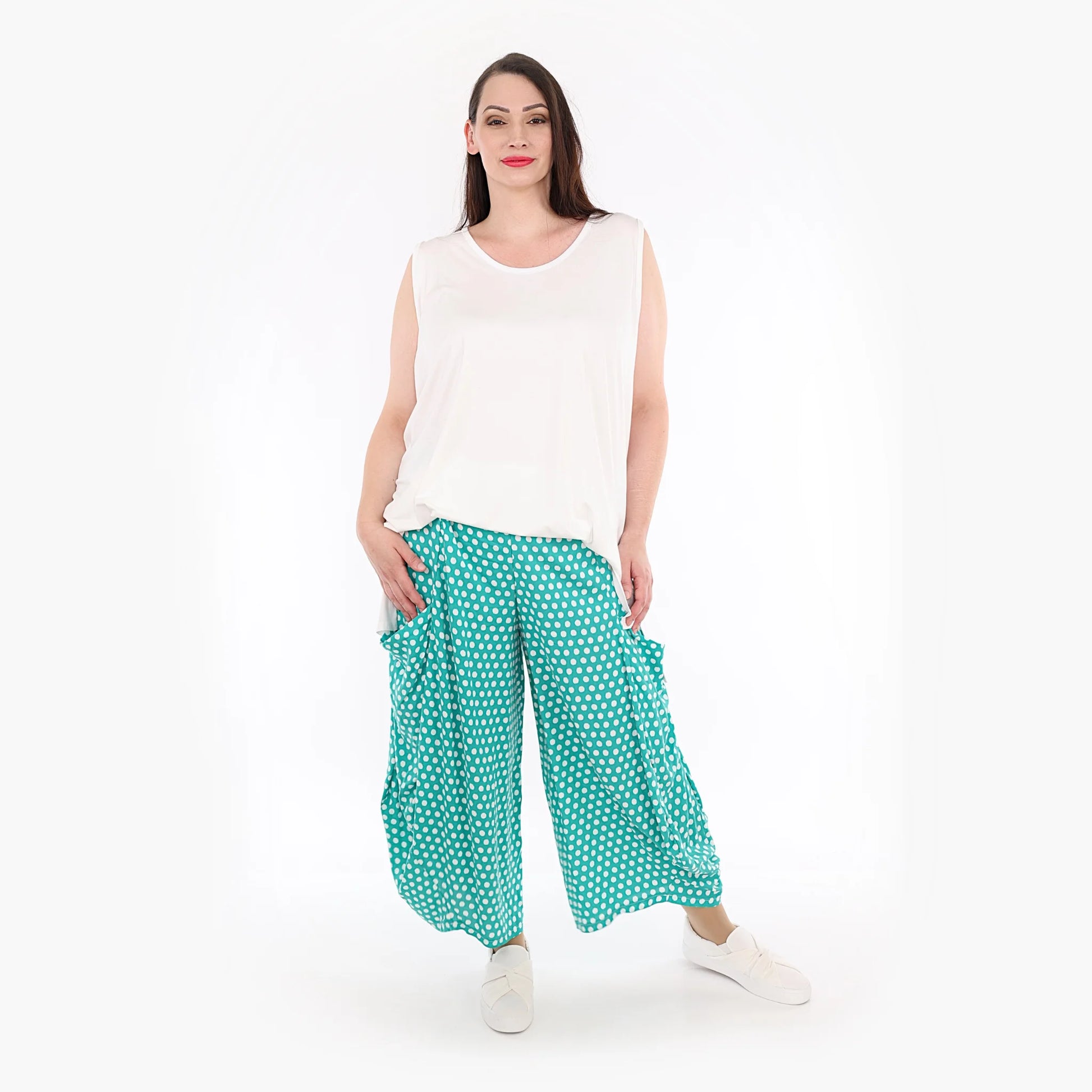  Luftige Ballonhose in sanftem Mint-Weiß mit bequemen Taschen und elastischem Bund für Lagenlooks