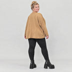 Langarmshirt in Camel aus weichem Stretchjersey mit V-Ausschnitt und kastiger Silhouette