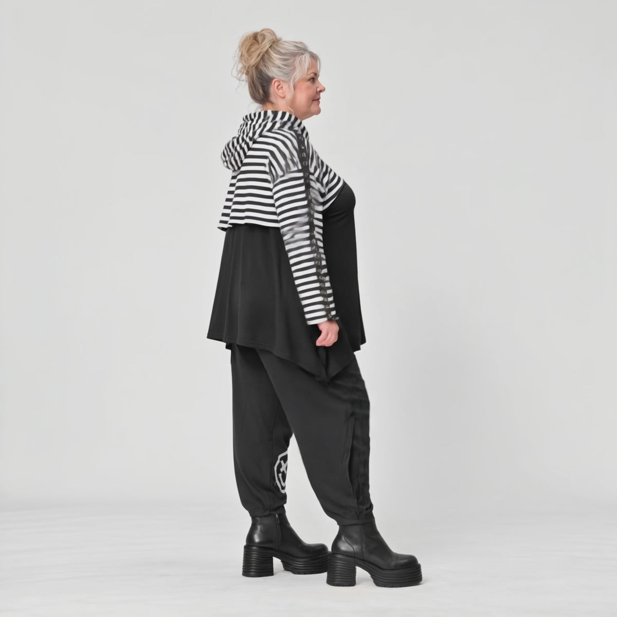 Gestreifter Überwurf mit Kapuze aus weichem Stretchjersey in Gelb/Schwarz/Weiß und Langarm
