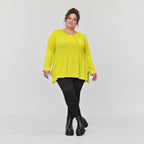 Langarmshirt in strahlendem Gelb mit fließender A-Linie aus weichem Baumwolljersey