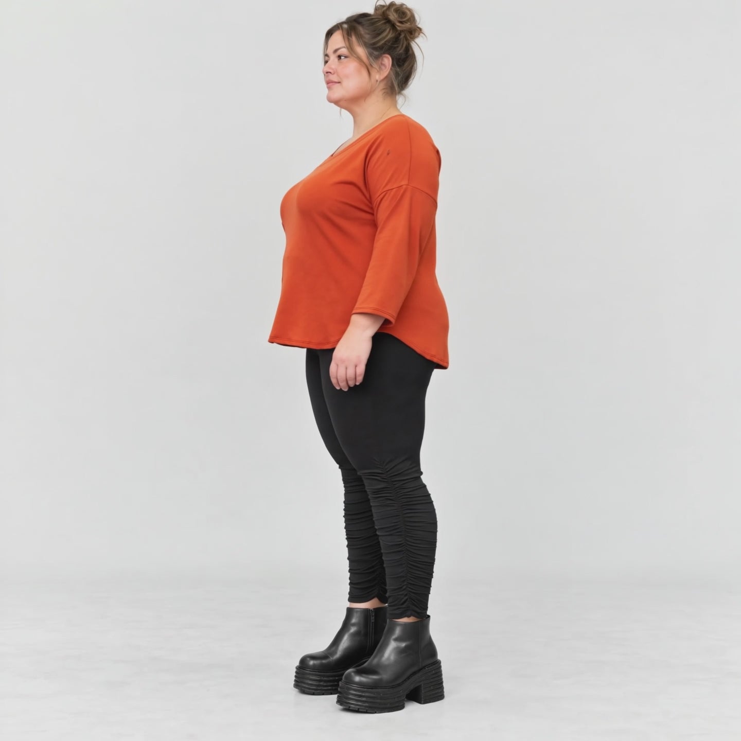 Shirt in Orange aus weichem Stretchjersey mit gerundetem Saum und aufgesetzten Taschen