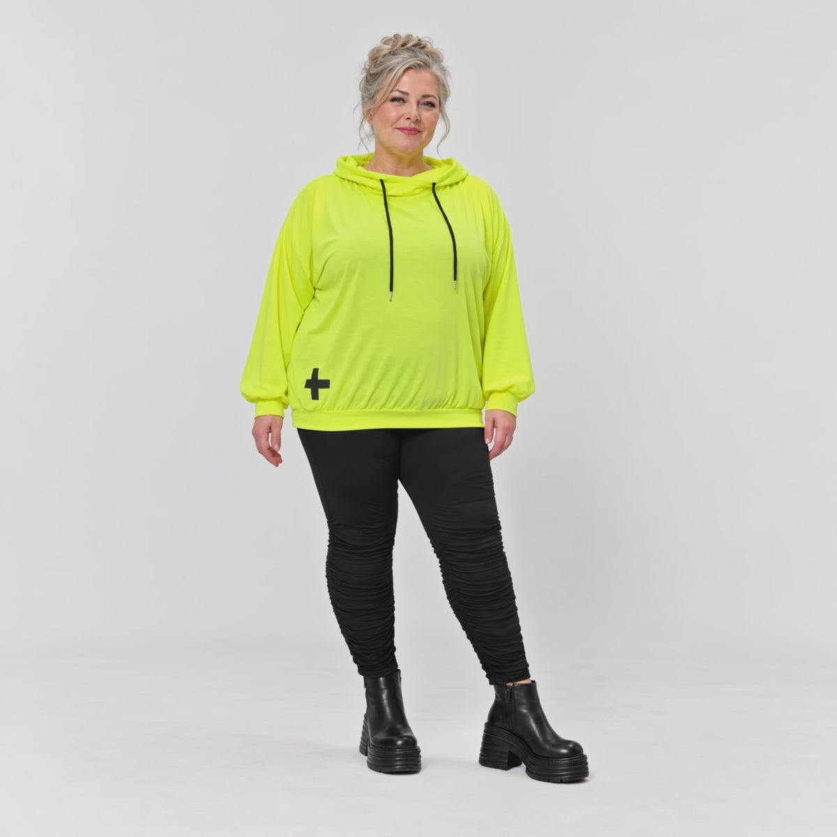 Hoody in Neongelb aus weichem Stretchjersey aus Italien mit Kapuze und gerader Passform