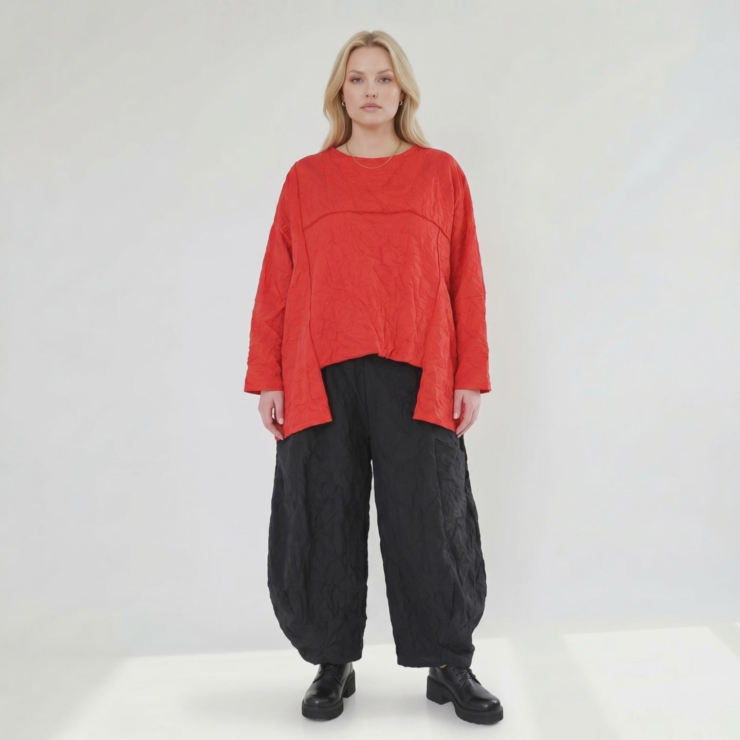 Oversize Lagenlook Shirt mit einzigartiger Crash-Optik aus leichter Popeline, kunstvolle Overlocknaht, Rot