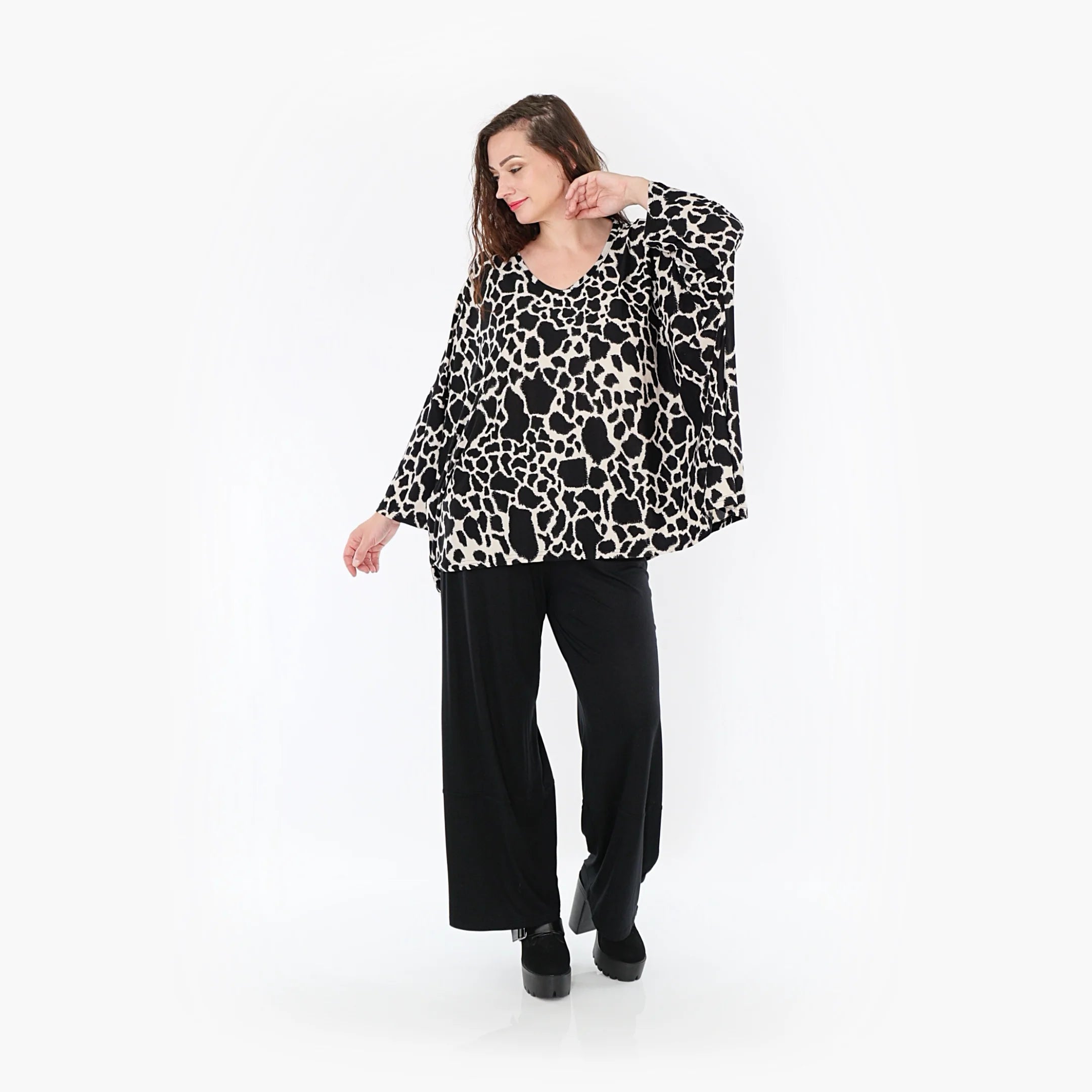 AKH Fashion Bigshirt in kastiger Form, aus Viskose, 1371.06993, Schwarz-Ecru, Leopard
