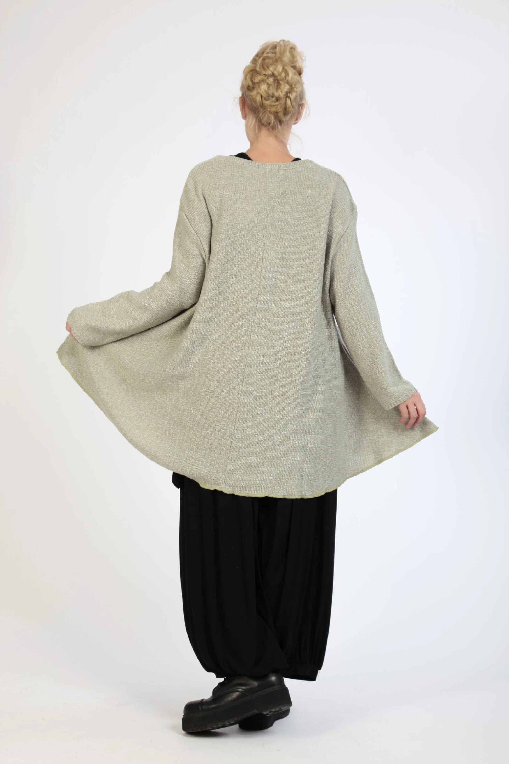  Elegantes Oversize Shirt im Glocken-Schnitt aus warmem Acryl in zeitlosem Mint für Casual-Looks