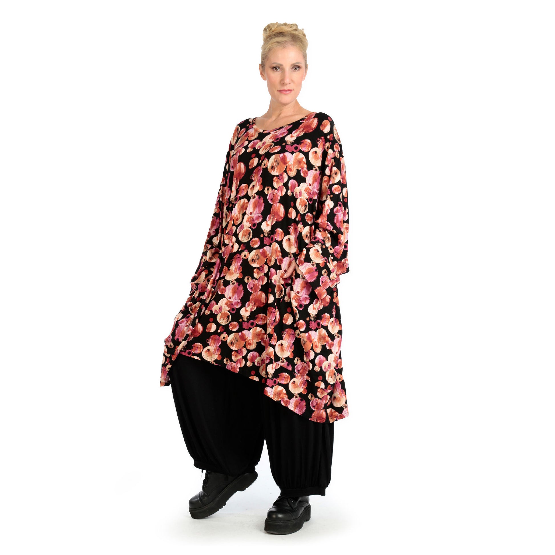  Ballonshirt mit auffälligem Klecks-Design in Schwarz-Rot-Fuchsia für Plus Size-Looks