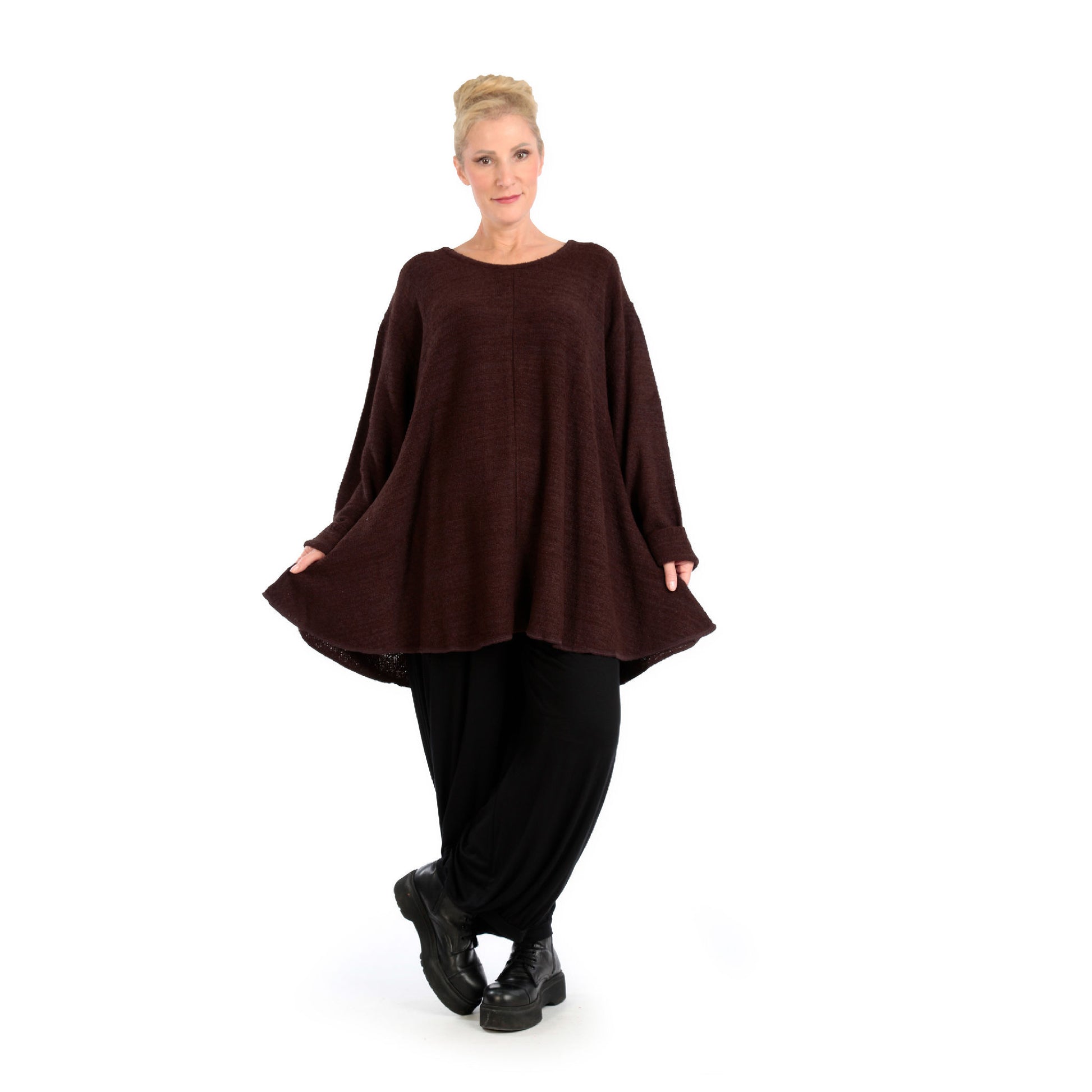  Elegantes Oversize-Shirt in schokobraunem Boucle-Strick für kuschelig-warmes Tragegefühl