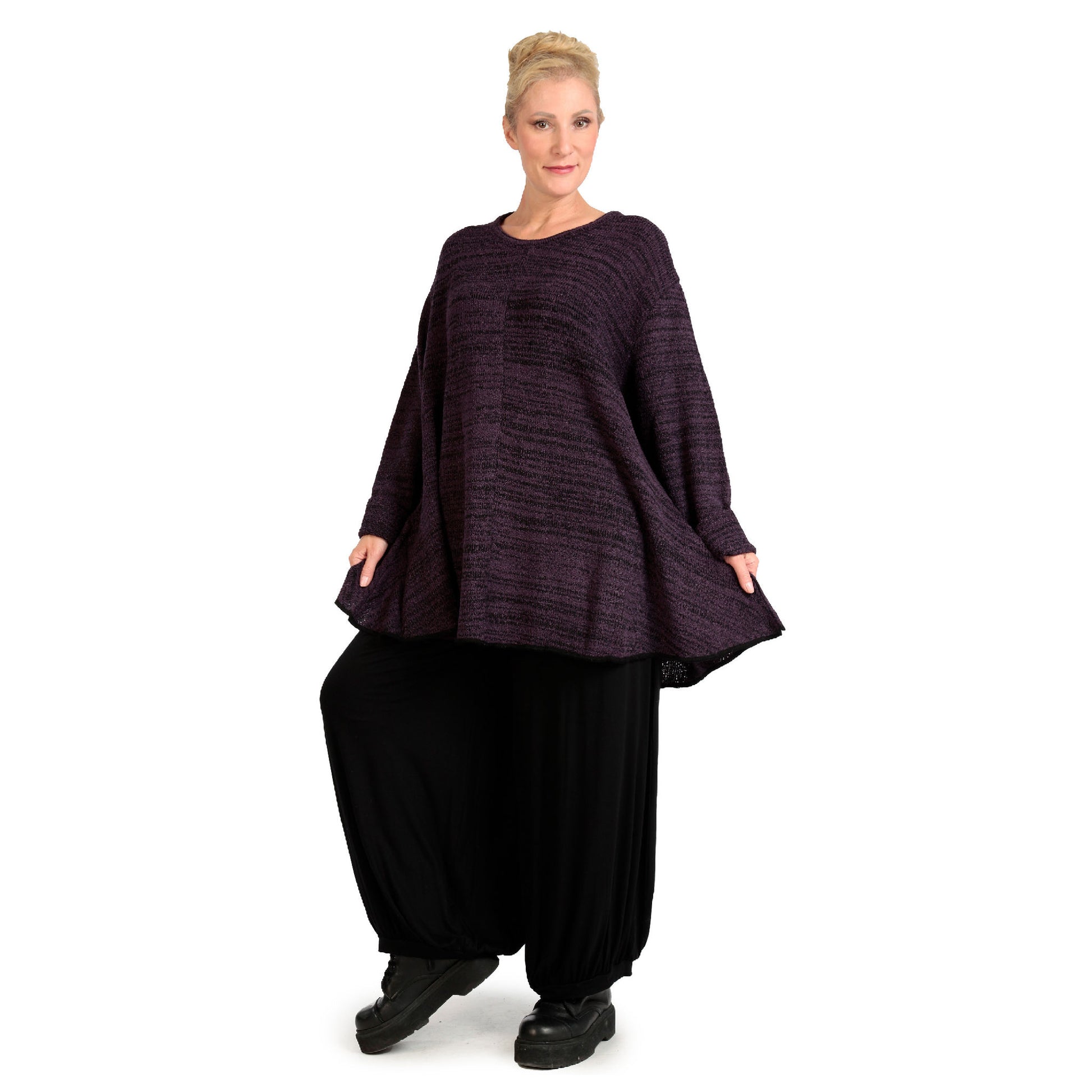  Stylisches Plus Size Shirt in einzigartigem Flieder-Melange mit trendiger Glockenform und Rundhals