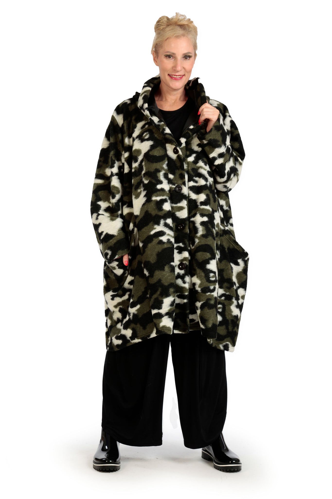  Ballonmantel in gestreiftem Camouflage mit Kapuze, Taschen und Oversize-Schnitt für kalte Tage