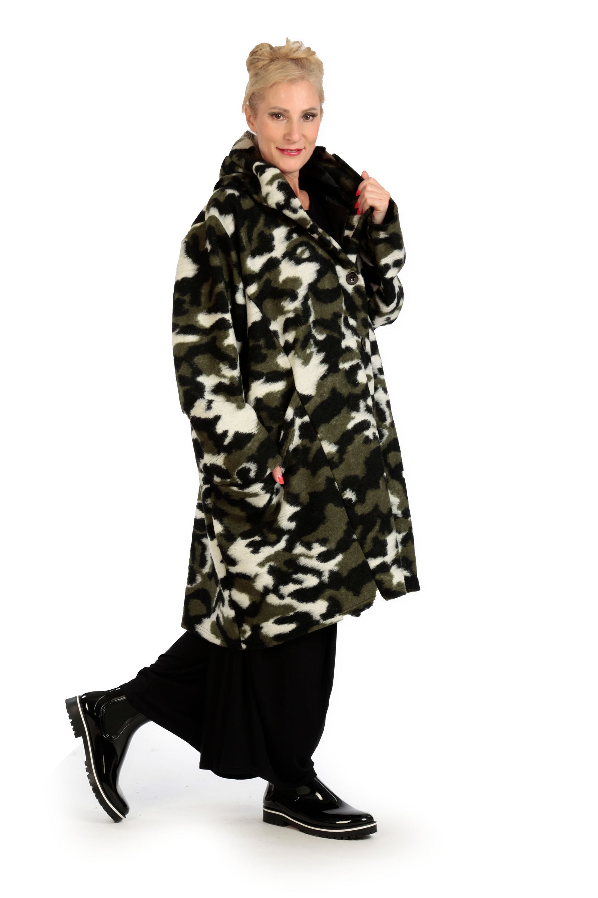  Ballonmantel in gestreiftem Camouflage mit Kapuze, Taschen und Oversize-Schnitt für kalte Tage