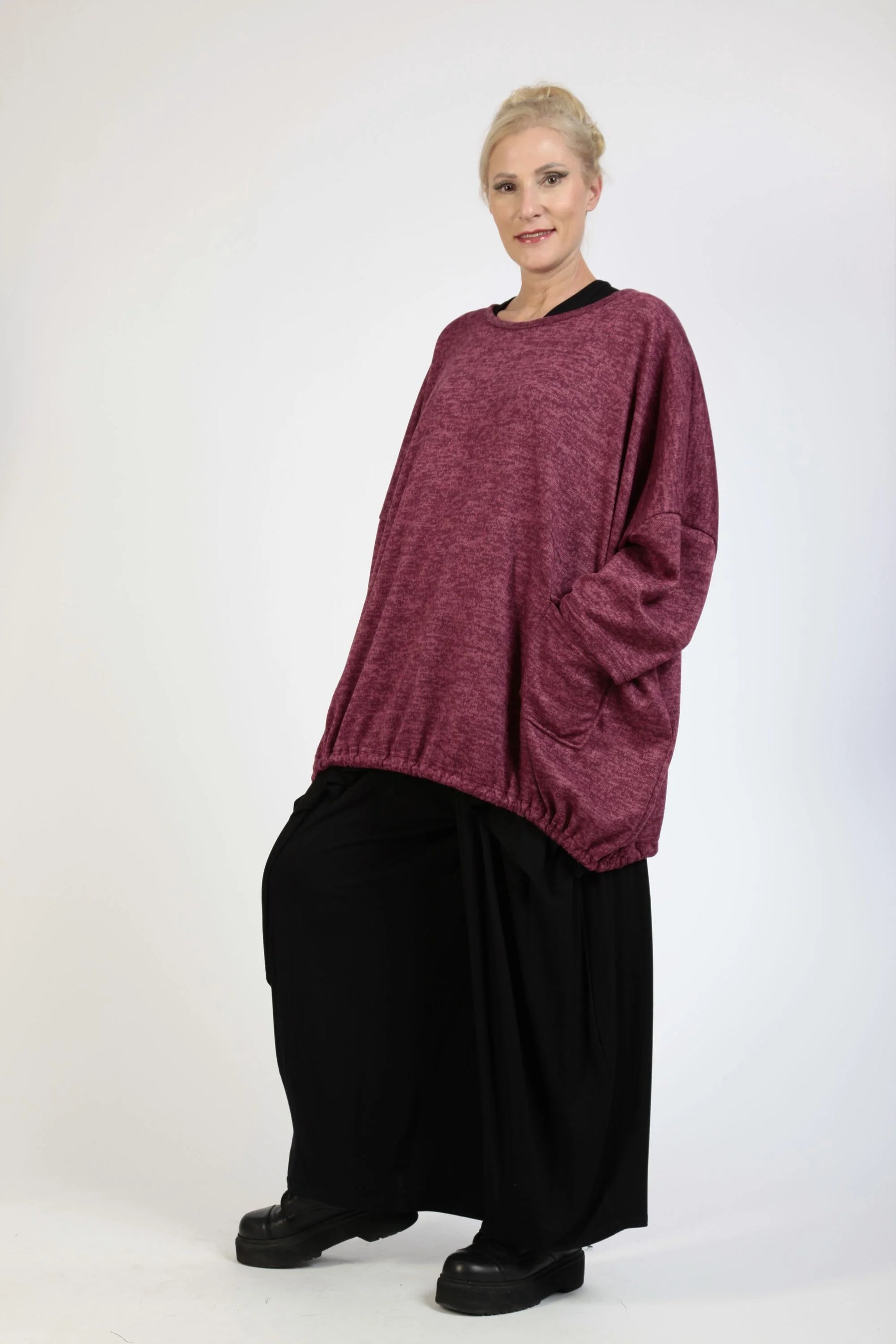  Ballonshirt in Fuchsia aus weichem Strick-Melange mit elastischem Bund und Taschen, oversize Passform