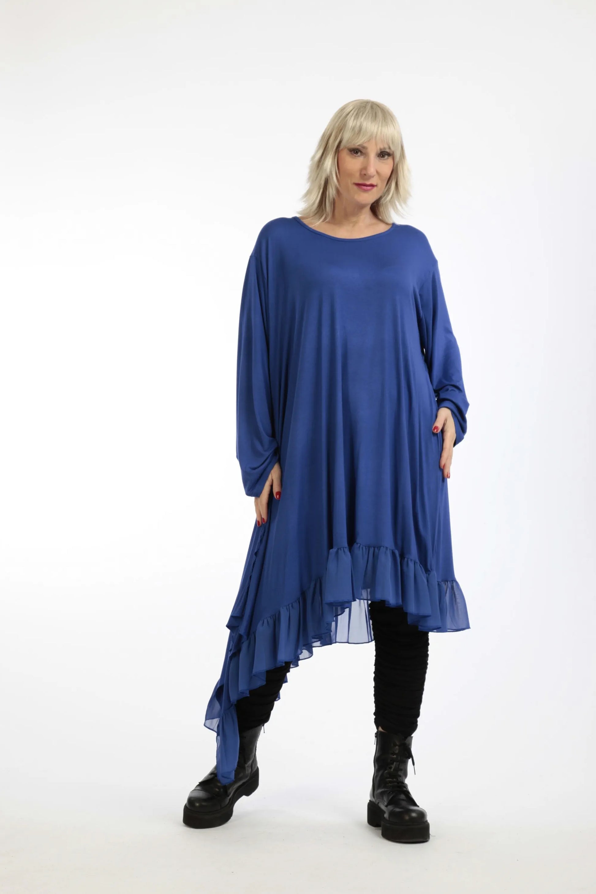  Asymmetrisches Plus-Size Kleid mit Lagenlook aus weichem Jersey und elegantem Chiffon-Besatz