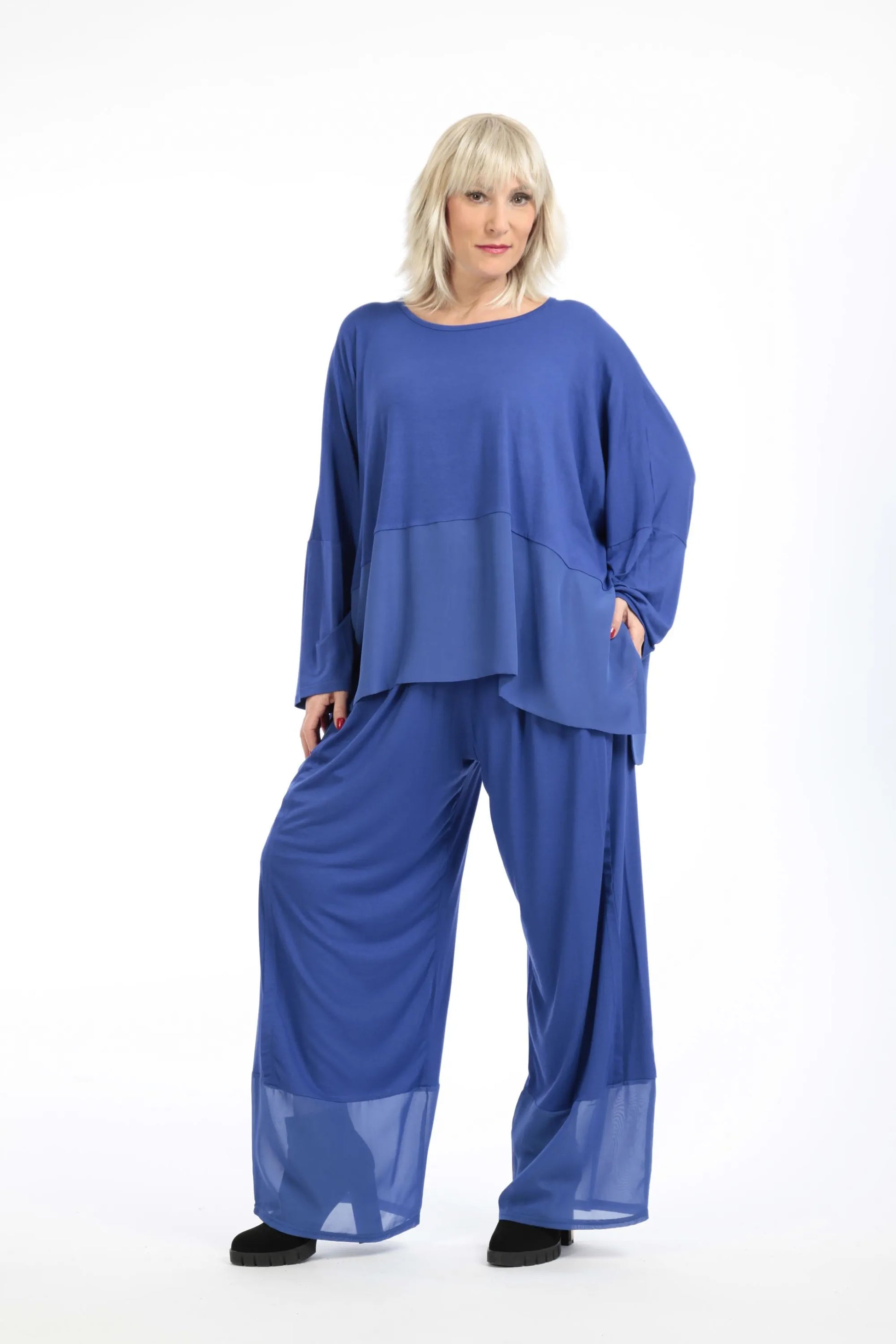  Kastiges Shirt mit elegantem Chiffon-Besatz in legerem Oversized-Schnitt für Plus-Size-Mode