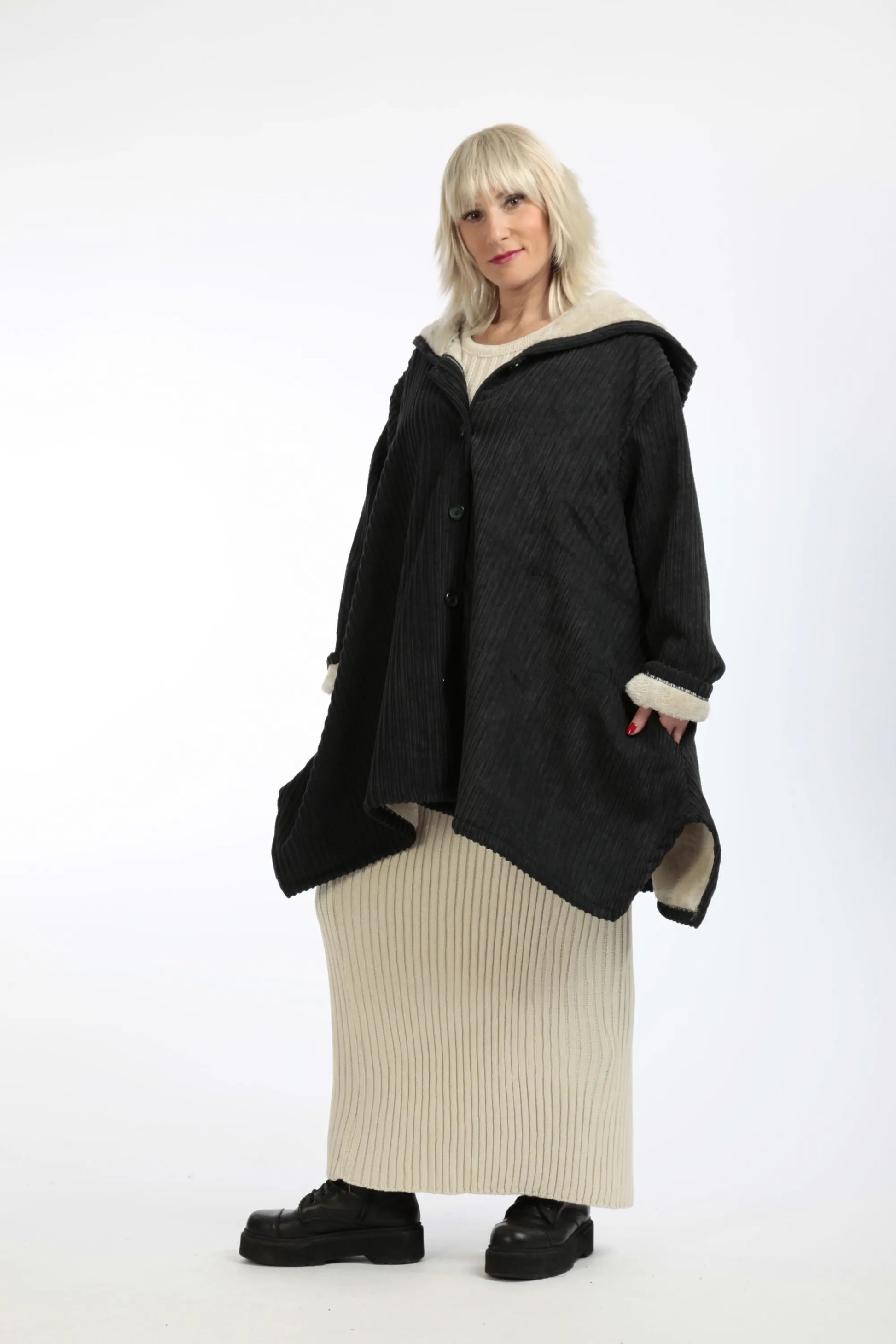  Oversize A-Form Jacke aus kuscheligem Cord-Polyester mit Kapuze und praktischen Taschen für Herbst und Winter