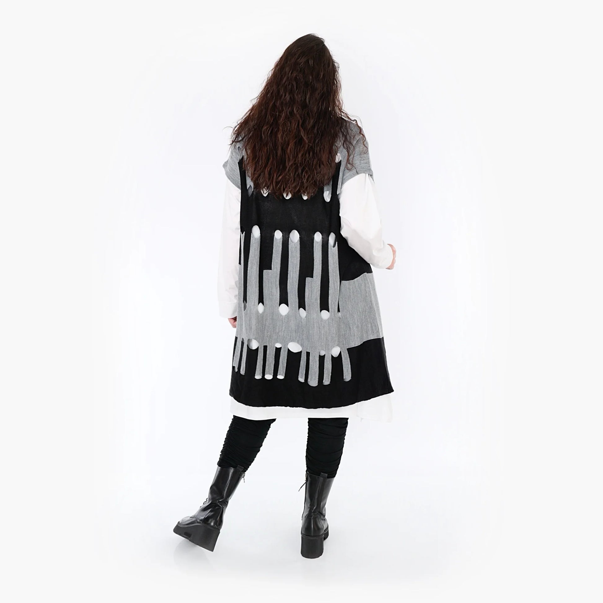  Kastiger Oversize-Poncho in zeitlosem Grau-Schwarz aus hochwertiger Baumwolle für Plus Size Fashion