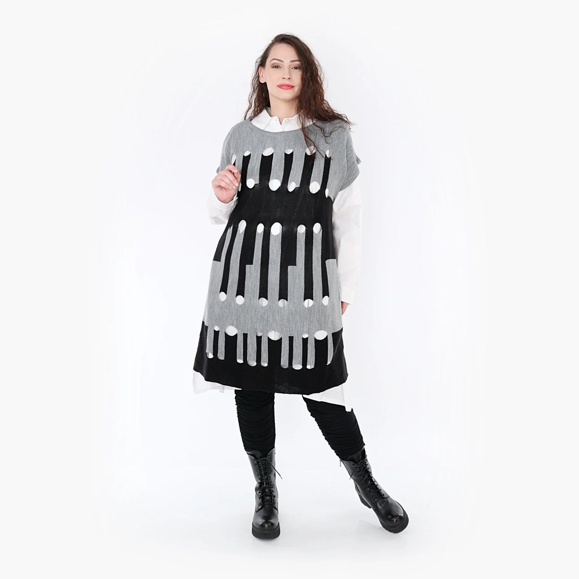  Kastiger Oversize-Poncho in zeitlosem Grau-Schwarz aus hochwertiger Baumwolle für Plus Size Fashion