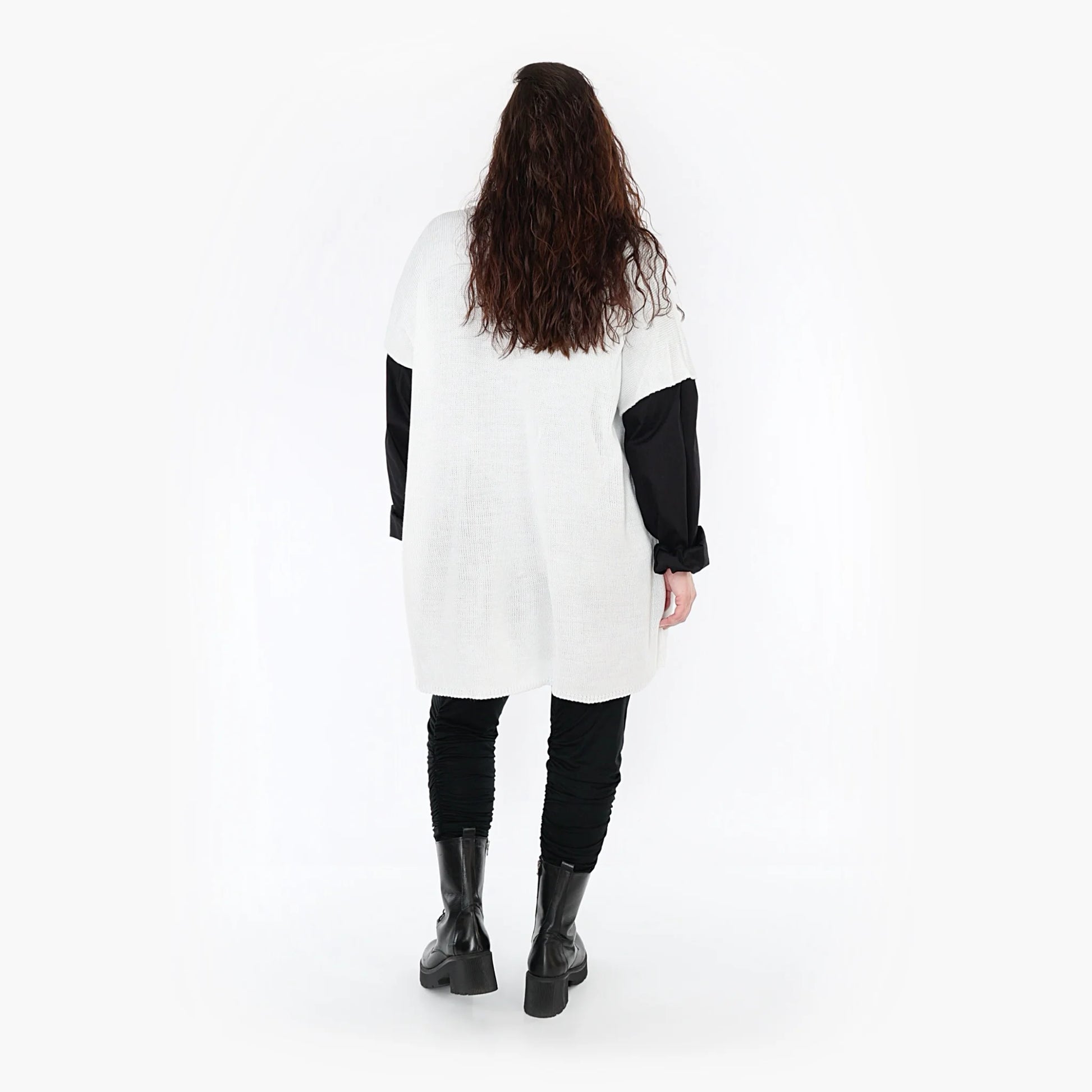  Stylischer Oversize Poncho aus hochwertigem Baumwoll-Acryl-Mix mit tollem Lochmuster