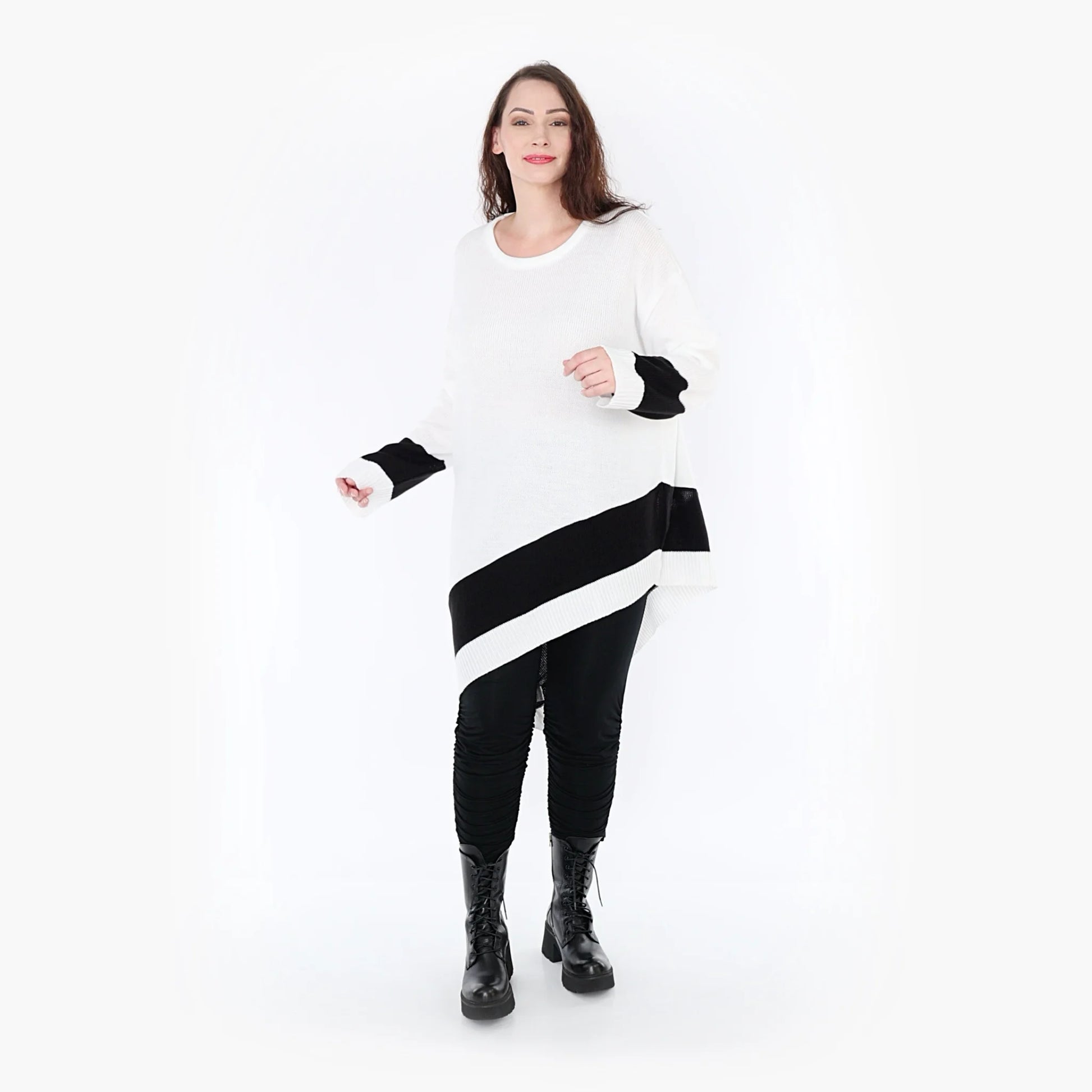  Bigshirt von AKH Fashion aus Baumwolle in asymmetrischer Form, 1343.02331, Weiß-Schwarz