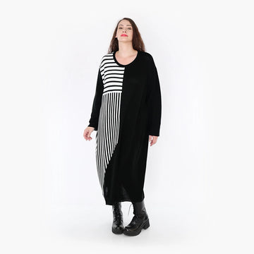  Stilvolles Strickkleid mit geradem Schnitt und schwarz-weißen Streifen für den Herbst/Winter