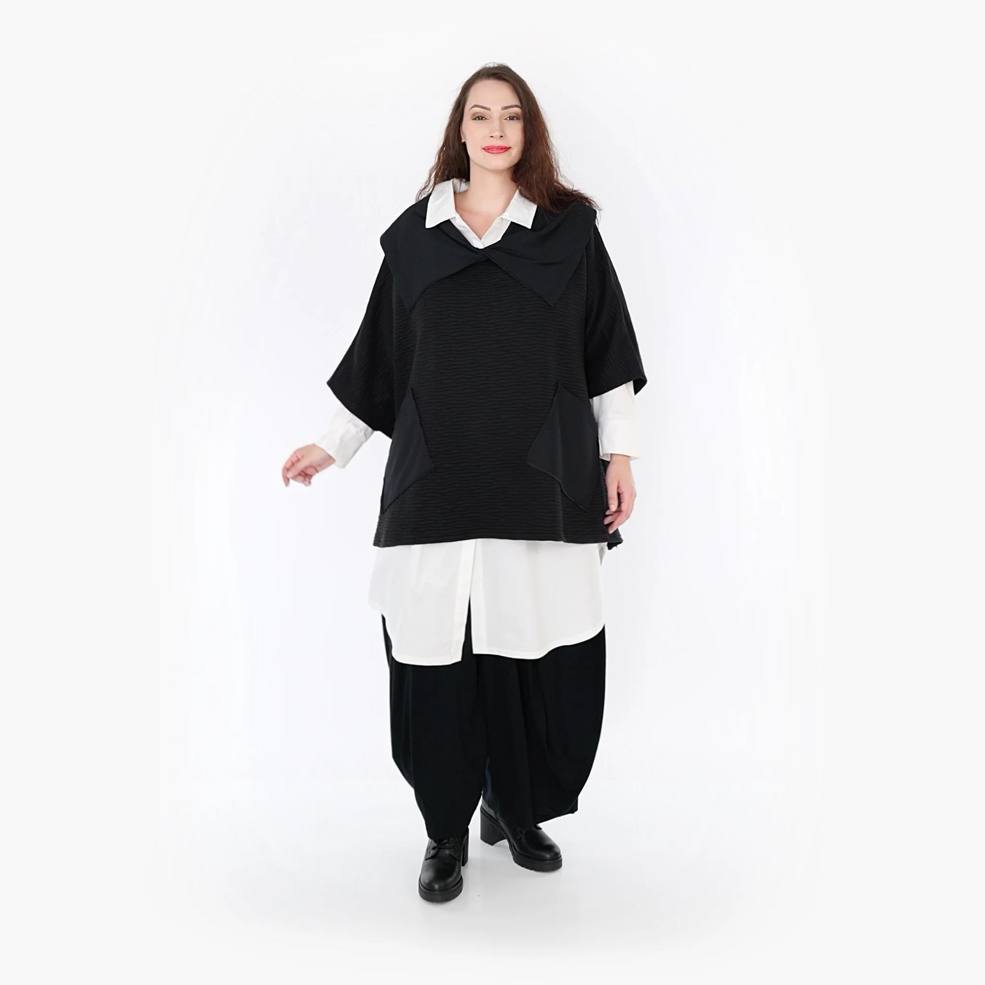  Poncho von AKH Fashion aus Materialmix in kastiger Form, 1347.06884, Schwarz, Ausgefallen