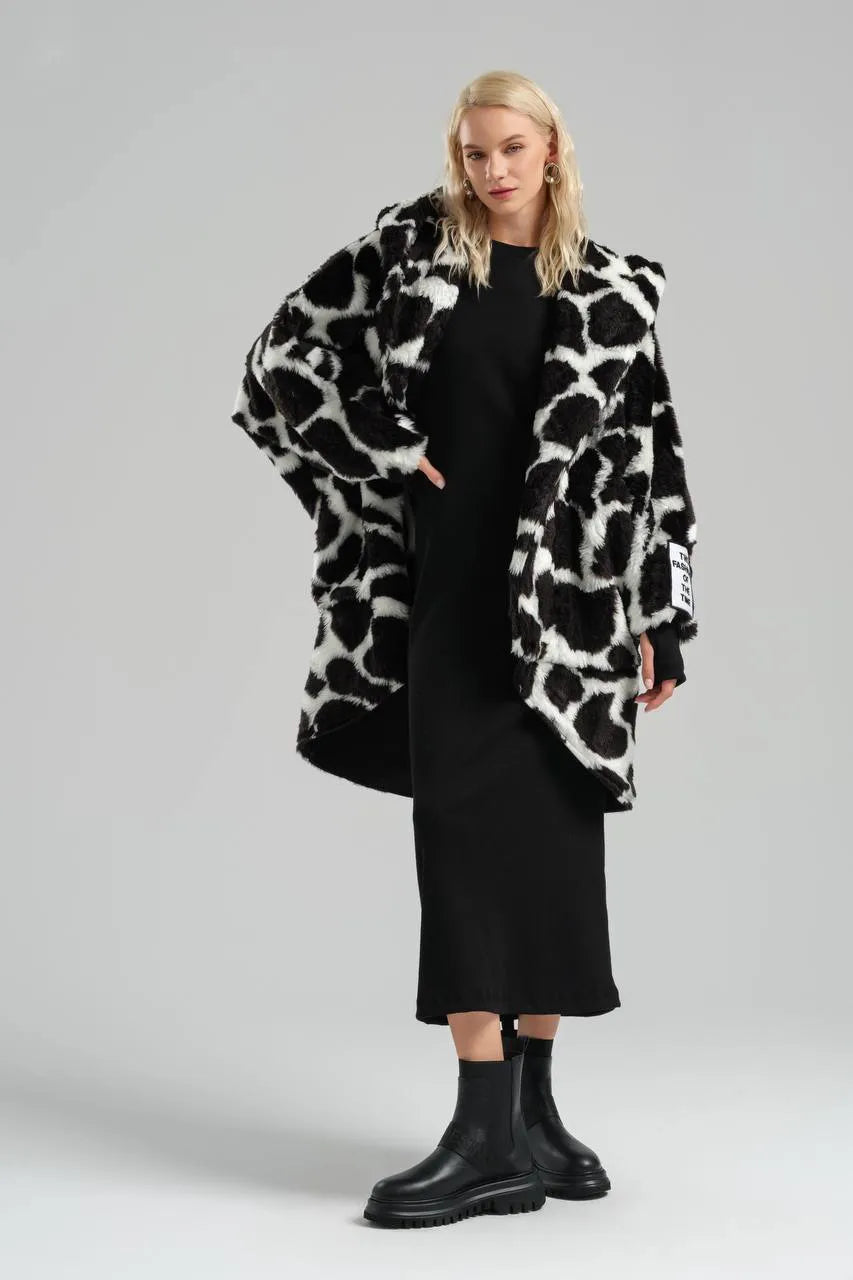  TW3 Mantel in Vokuhila-Form, aus Polyamid, 1022, Cow Print, Kuschelig, Ausgefallen