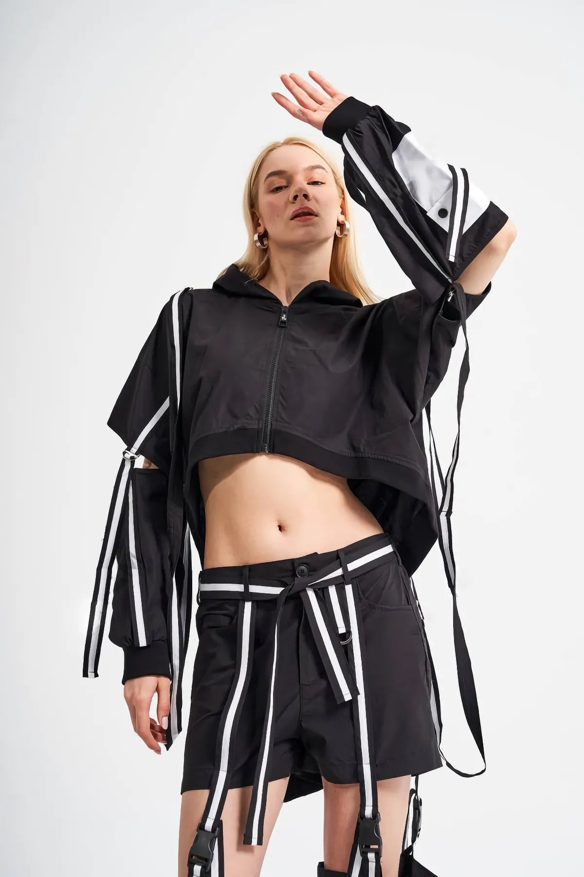  TW3 Jacke in Vokuhila-Form, aus Polyamid, 724, Schwarz, Schick, Modern, Ausgefallen