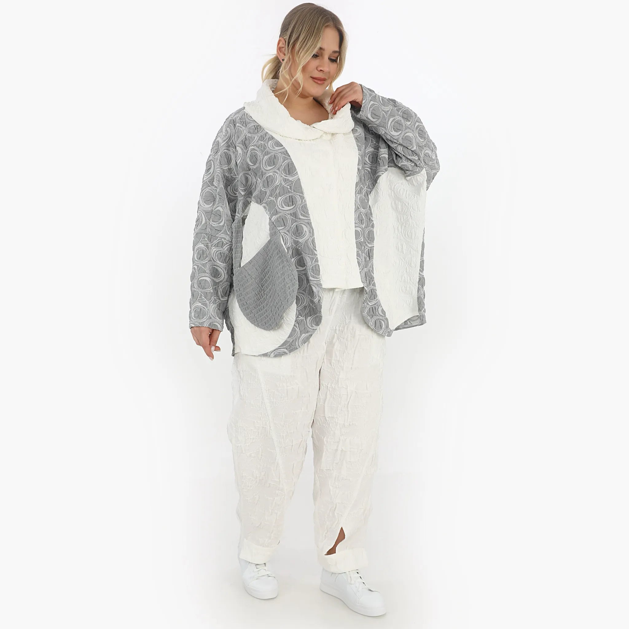  Zedd Plus Jacke in gerader Form, aus Polyamid, 25077, Grau/Weiß, Kreismotiv, Schick